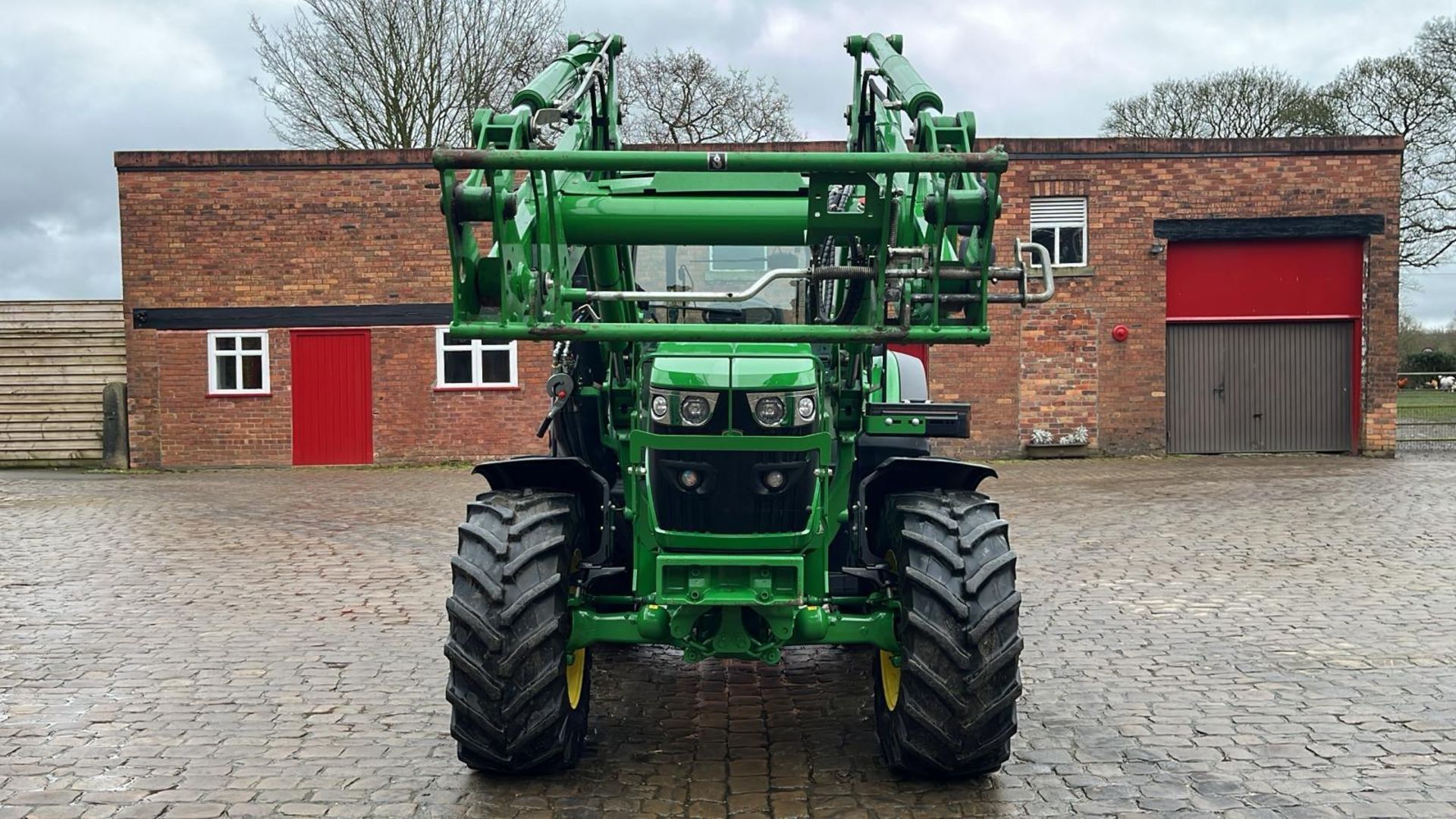 2019 JOHN DEERE 6115RC TRACTOR PE19HBL 115 HP WITH JOHN DEERE 623R FRONT LOADER 1279 HOURS AT - Image 6 of 35