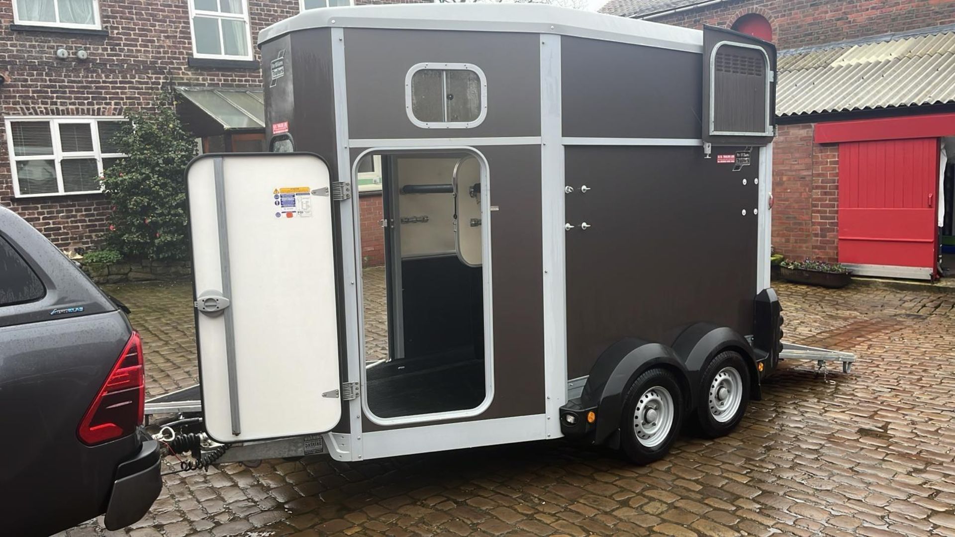 2017 IFOR WILLIAMS HB506 TWIN AXLE HORSE TRAILER +VAT - Image 13 of 15