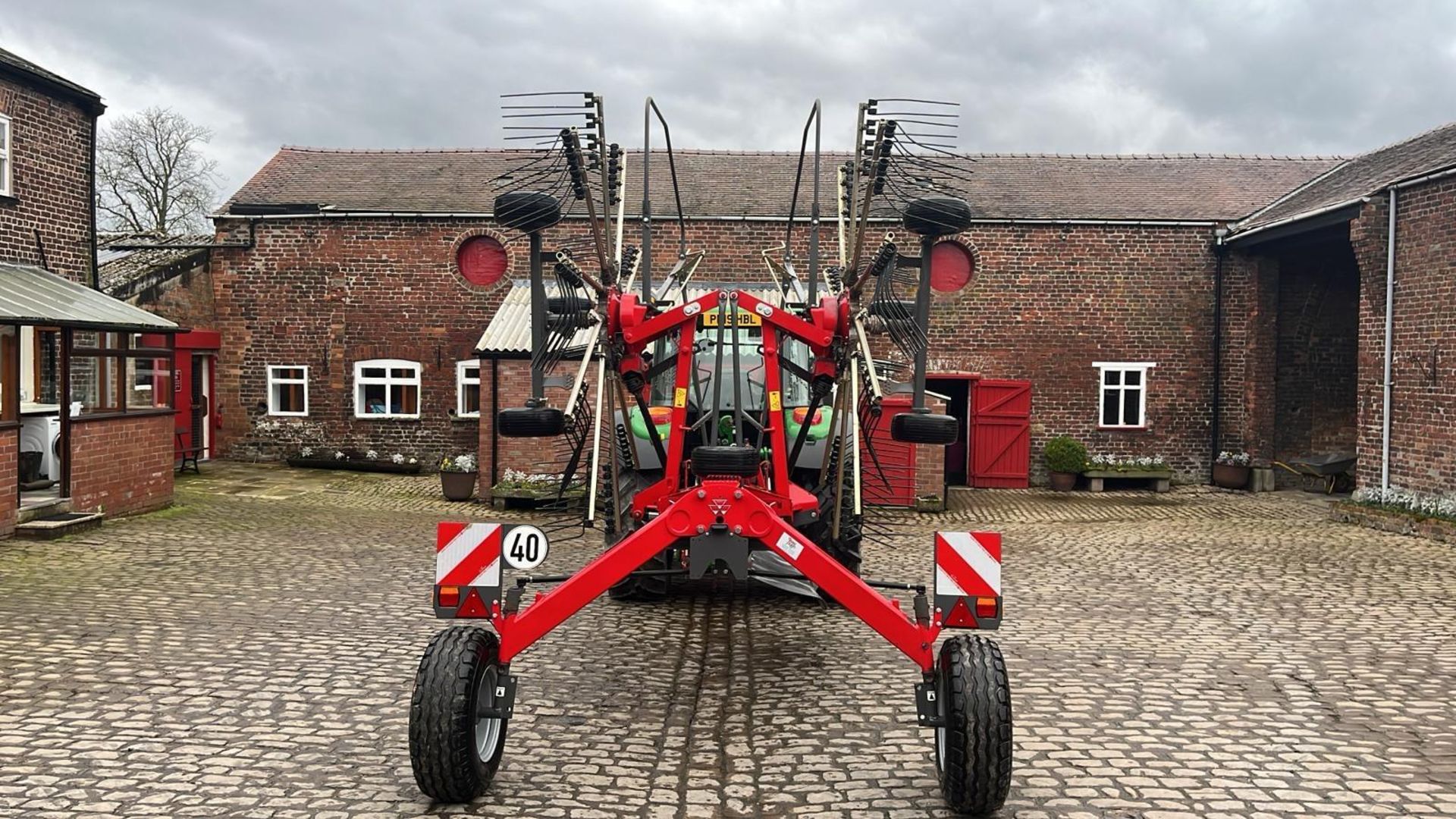 MASSEY FERGUSON RK 662 TRC ROTOR RAKE WITH OPERATORS MANUAL + VAT - Image 10 of 17