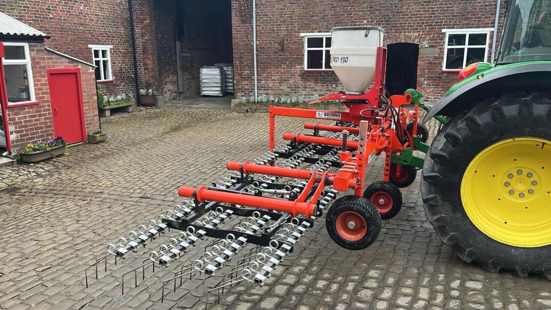 BROWNS GRASSMASTER SPRING TINE GRASS HARROWS WITH STOCKS FAN JET PRO 130 AIR SEEDER SERIAL NUMBER - Bild 3 aus 11