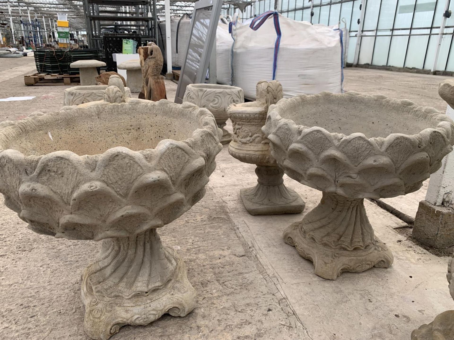 A PAIR OF CONCRETE PINEAPPLE URN PLANTERS NO VAT - Image 2 of 8
