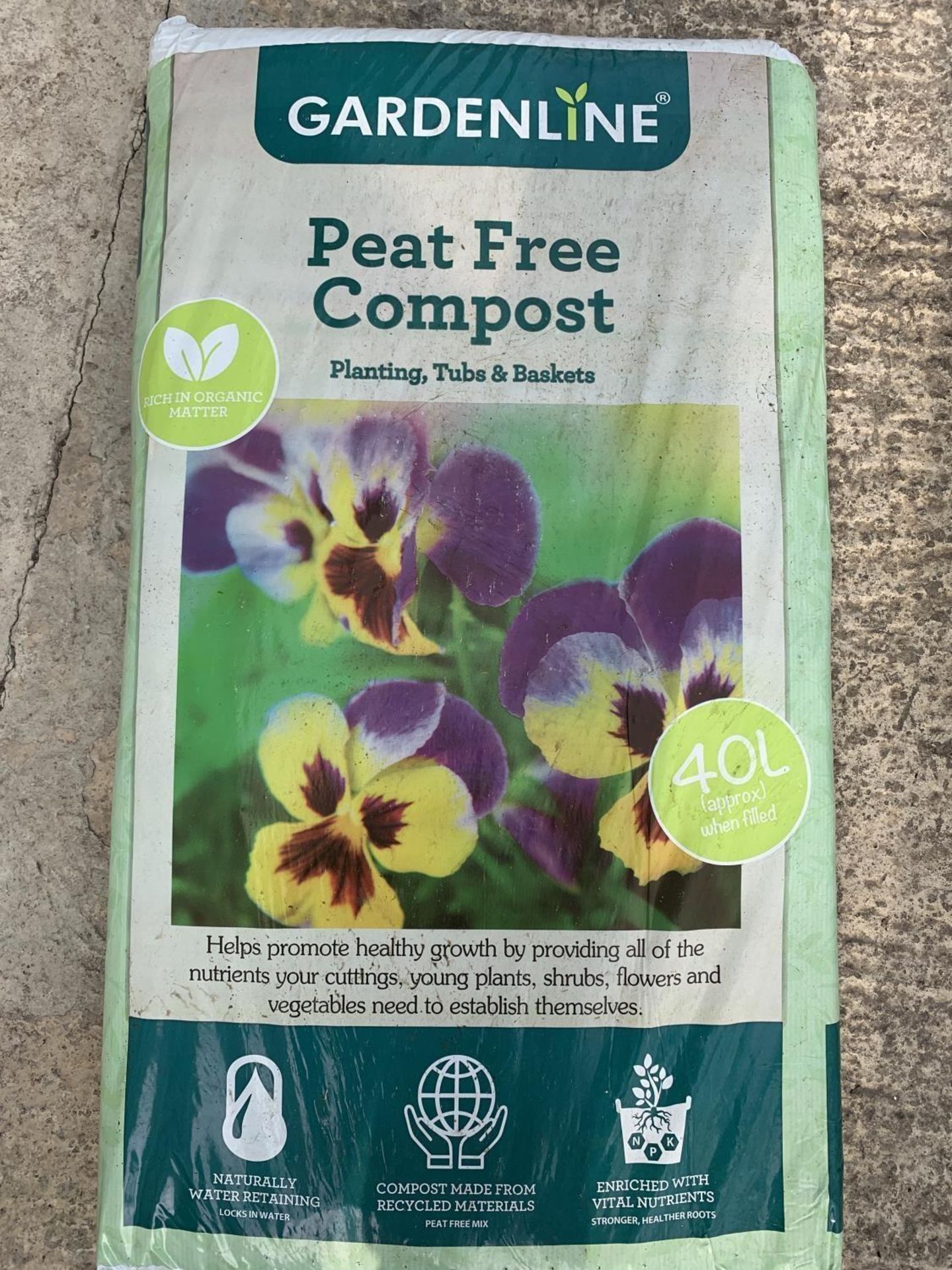 FIVE BAGS OF PEAT FREE COMPOST NO VAT TO BE SOLD FOR THE FIVE - Image 3 of 4