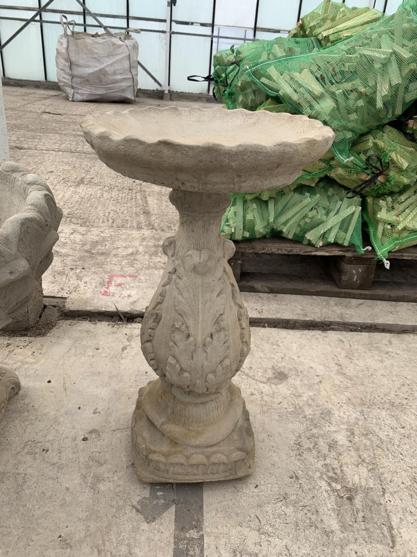 A DECORATIVE BIRD BATH NO VAT - Image 2 of 6