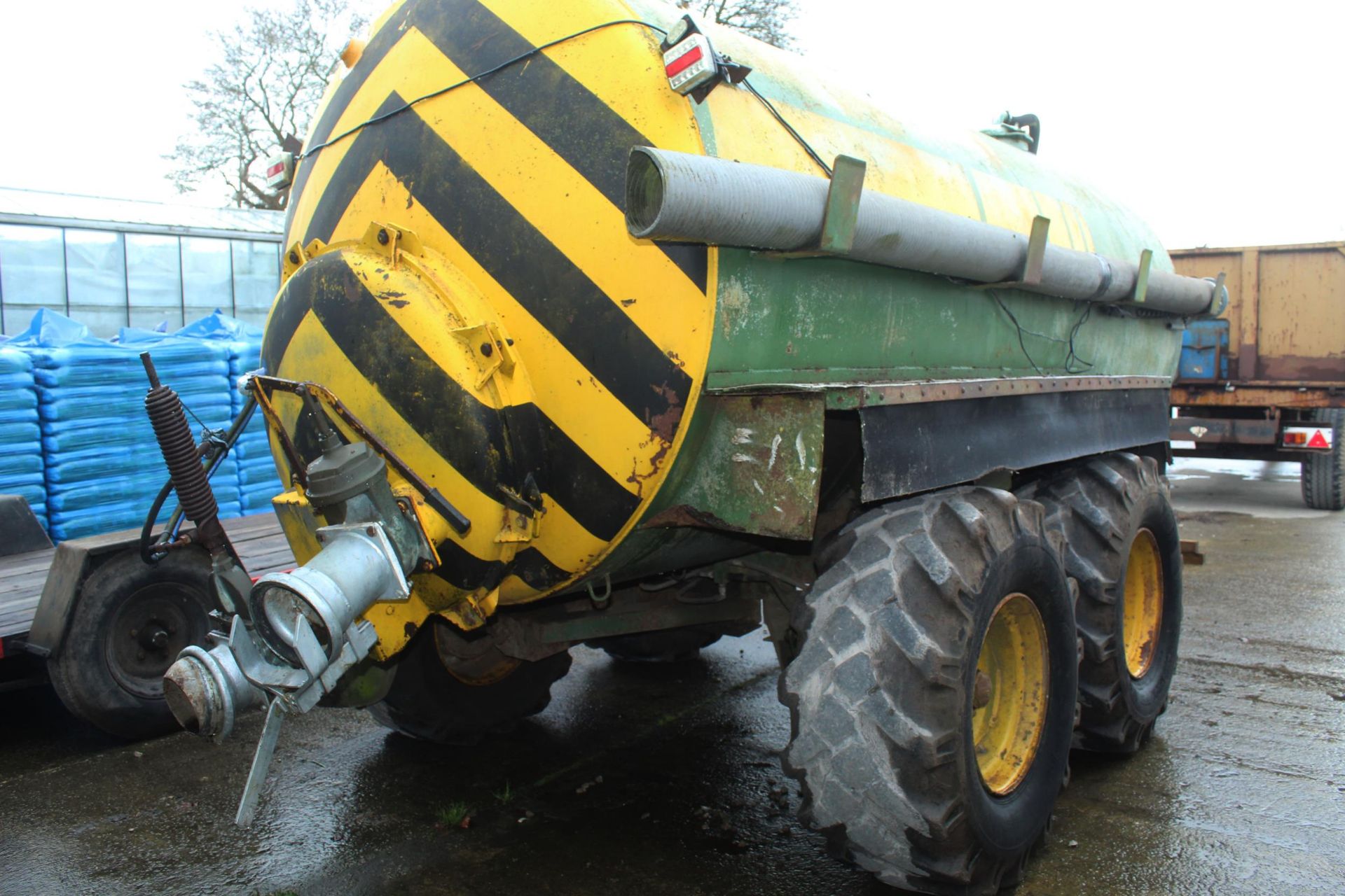 2011 SLURRY TANKER TWIN AXLE + VAT - Image 4 of 5