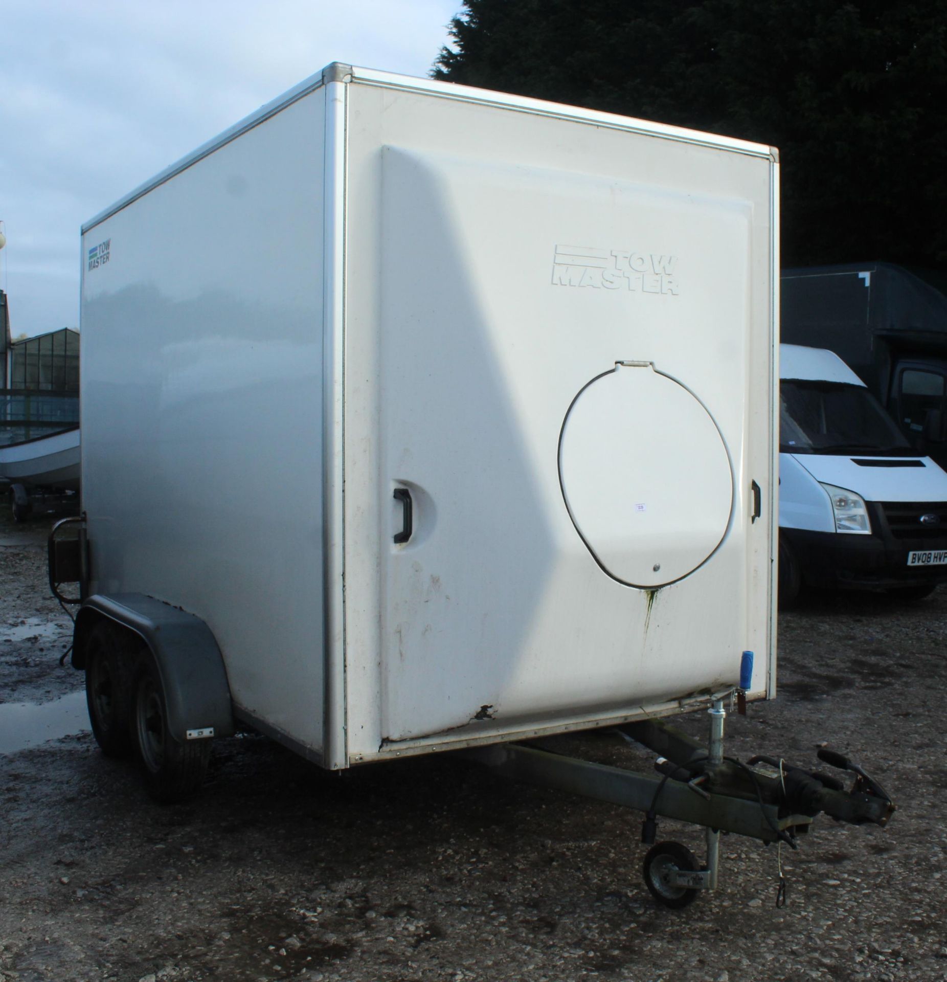 TOW MASTER TWIN AXLE BOX TRAILER 2600KG GROSS SERIAL NUMBER TM080720 NO VAT - Image 2 of 4