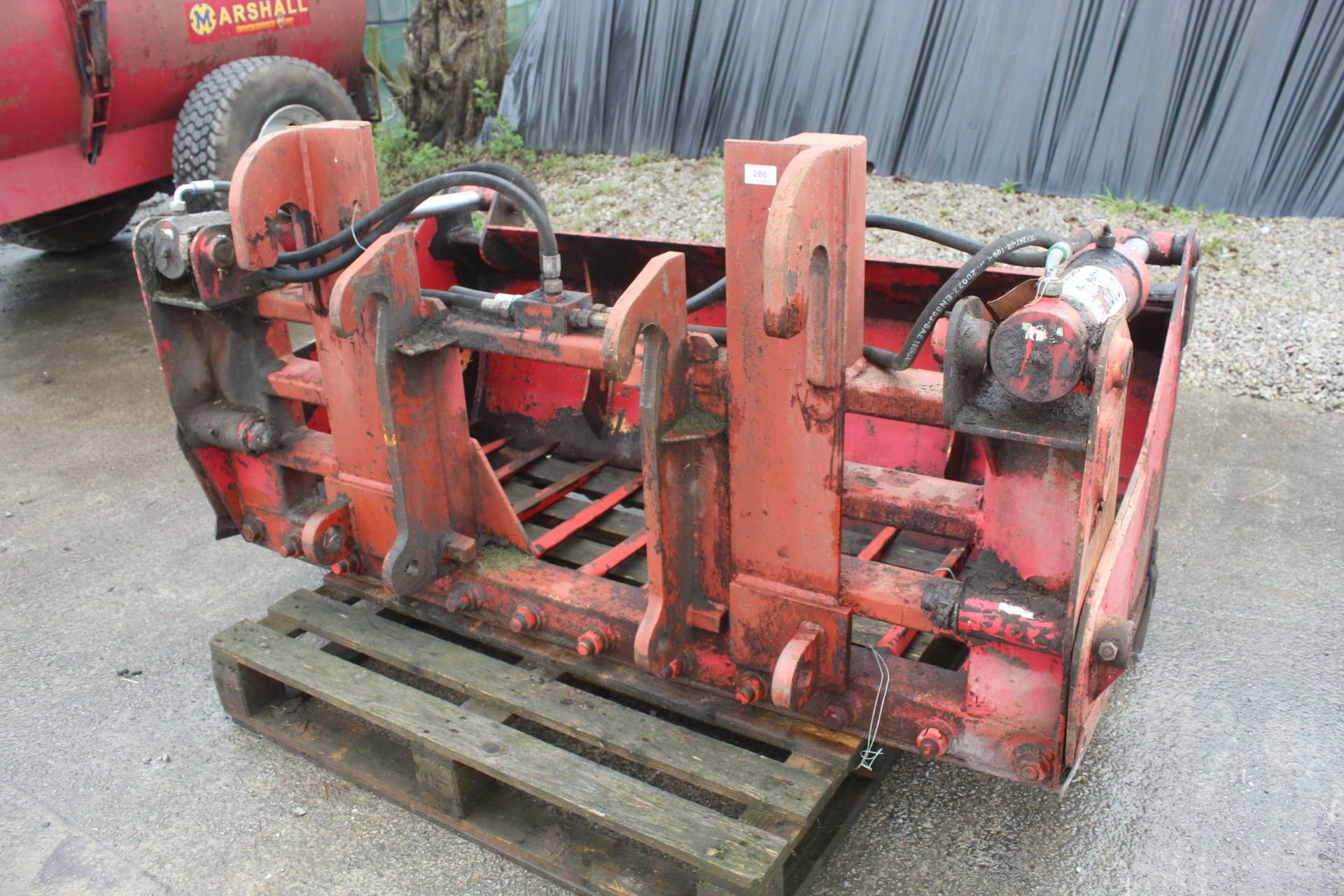 RED ROCK ALLIGATOR SHEAR GRAB 1.8M IN WORKING ORDER + VAT