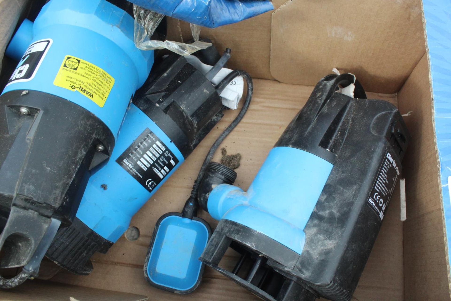 SUBMERSIBLE PUMP 4 ITEMS NO VAT - Bild 2 aus 2