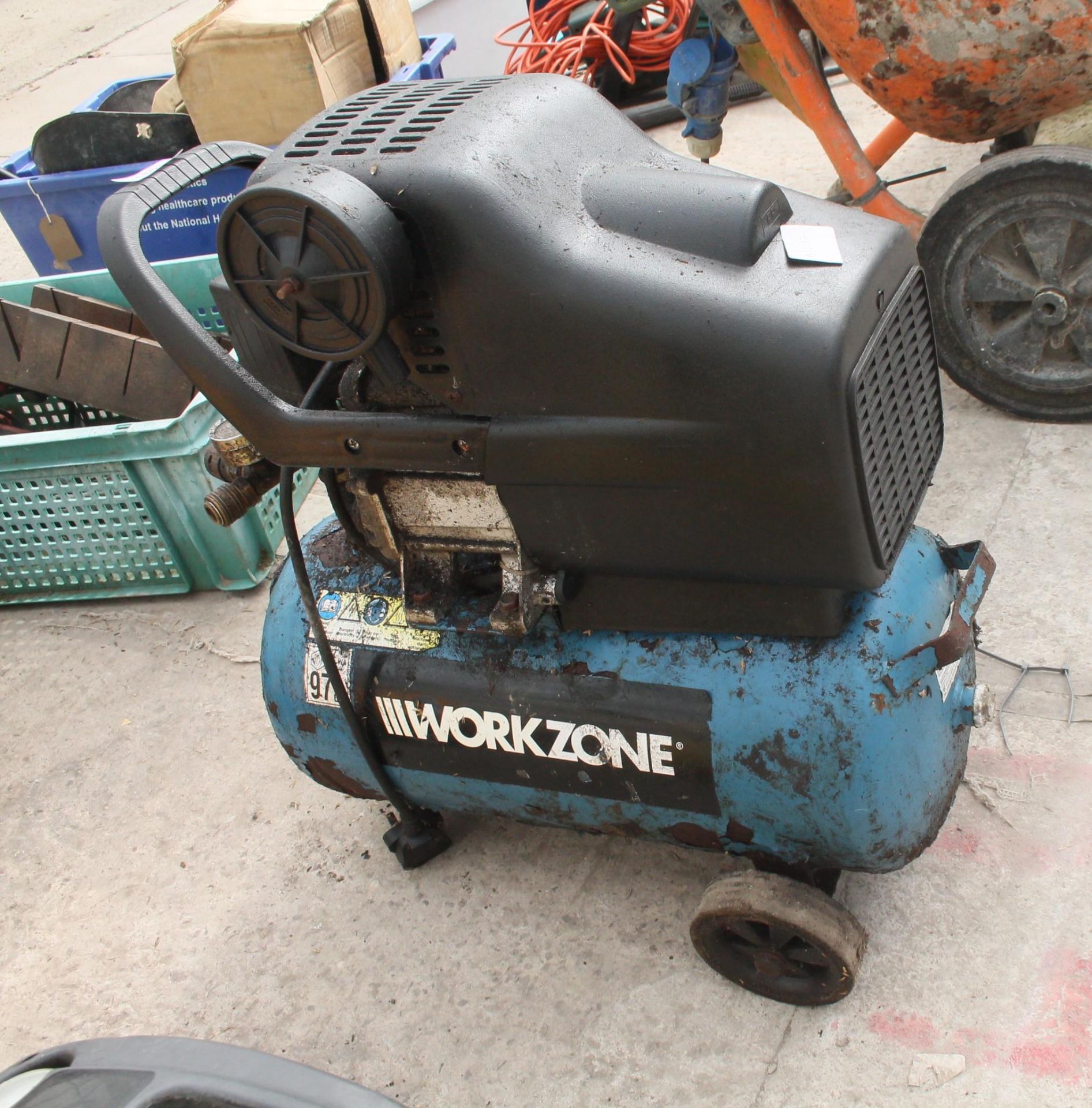 WORKZONE BLUE COMPRESSOR NO VAT