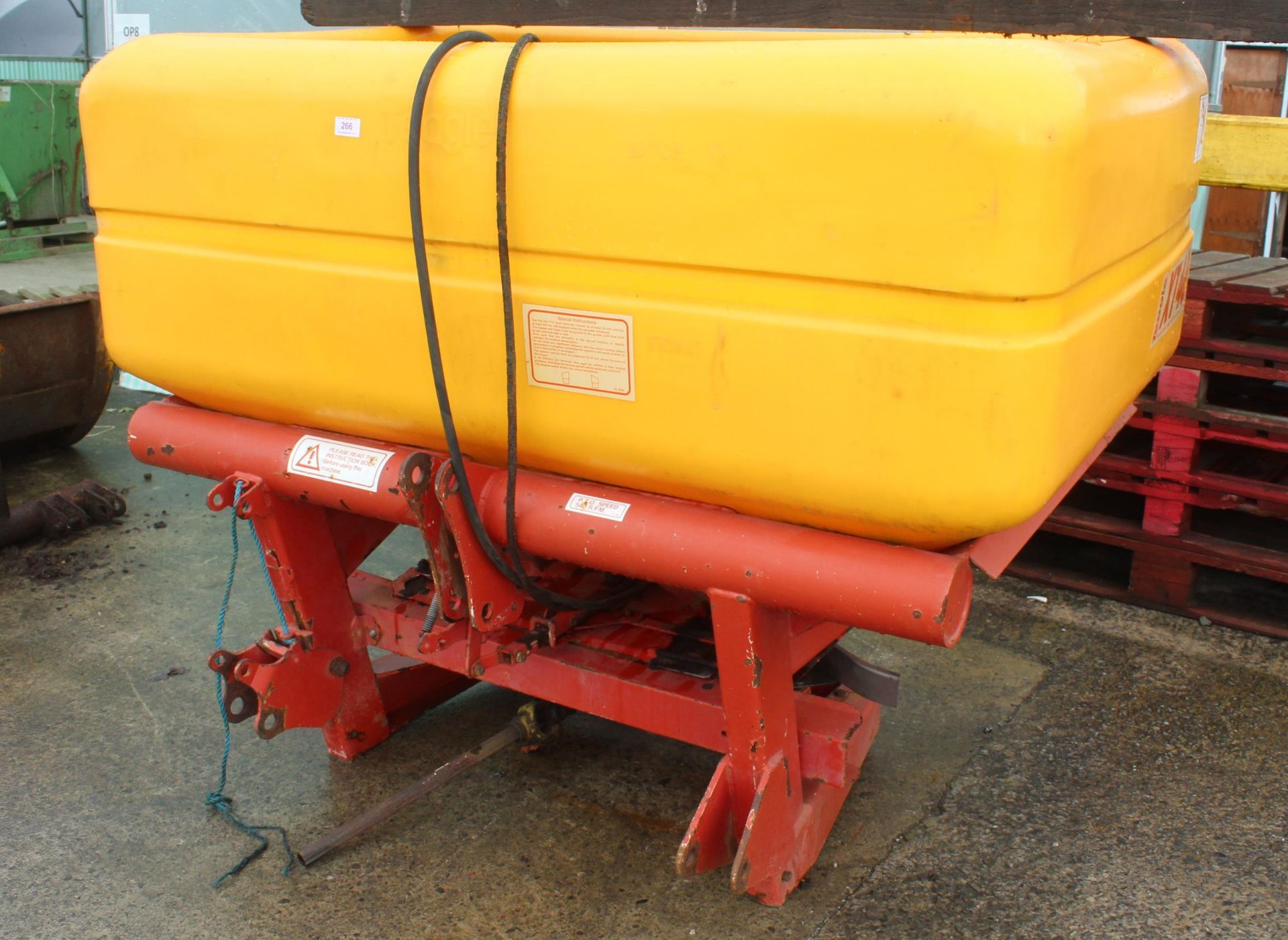 TEAGLE XT46 FERTILISER SPREADER NO VAT