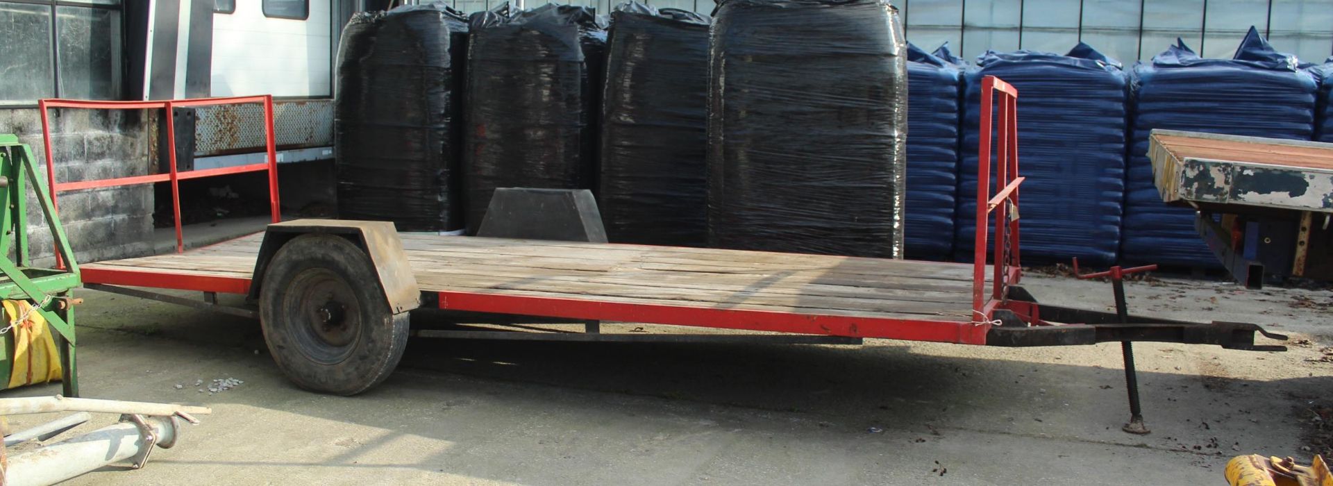 A BALE TRAILER IN WORKING ORDER NO VAT - Image 3 of 3