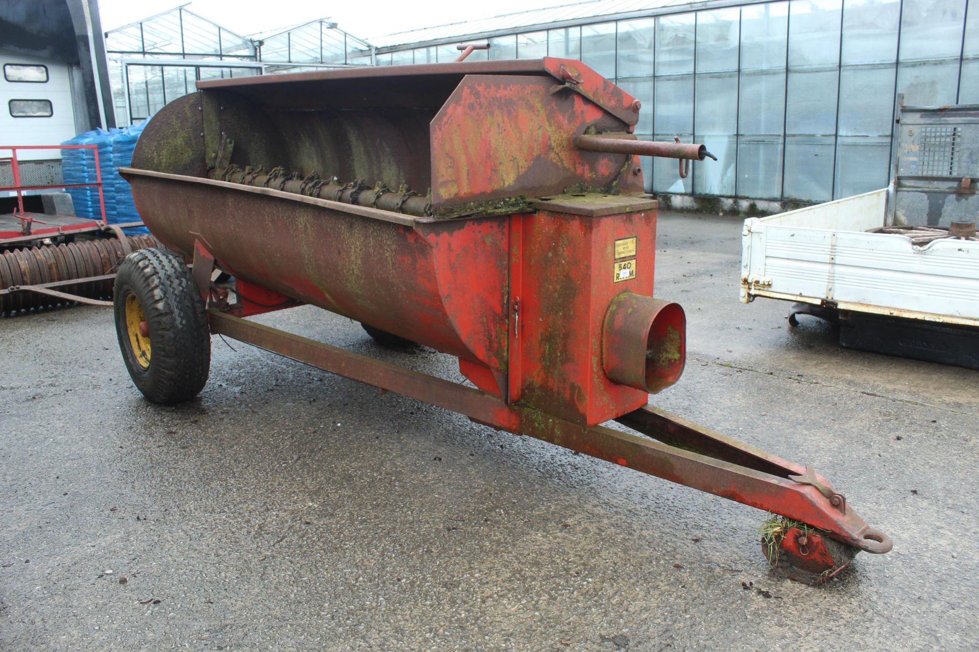 HILLAM 100 MANURE SPREADER PTO IN THE OFFICE + VAT - Image 2 of 5