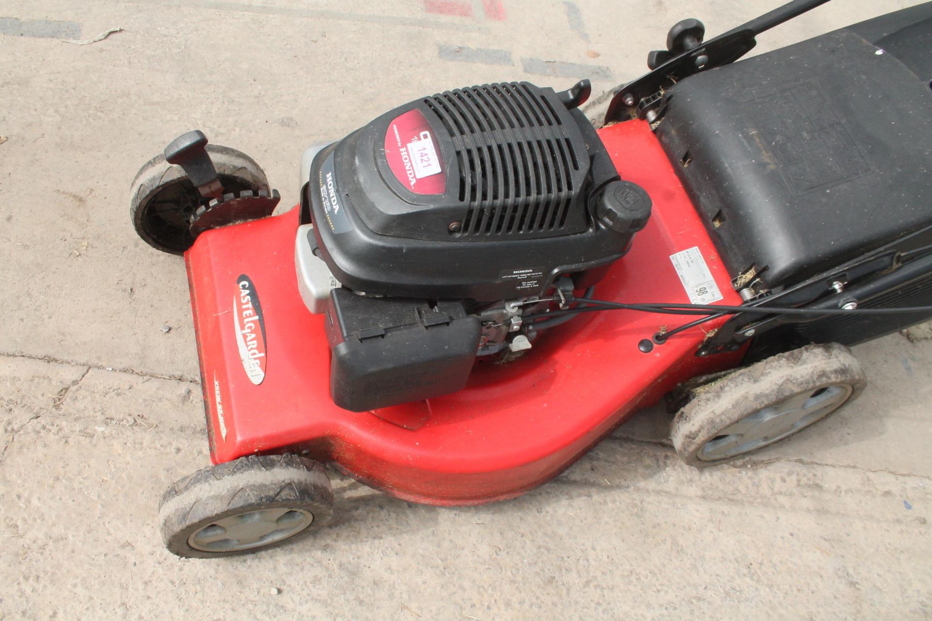 CASTLEGARDEN 21" S/P HONDA LAWN MOWER NO VAT - Image 2 of 2