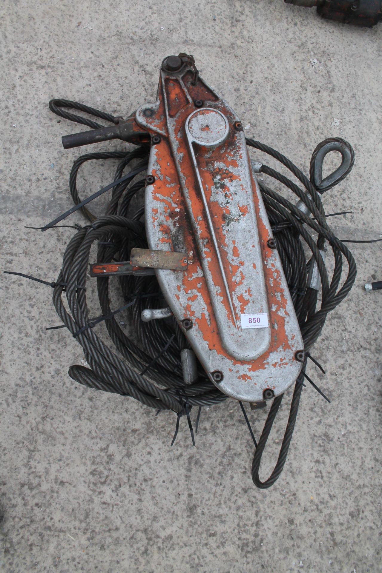 TURFER WINCH (4 ITEMS) IN WORKING ORDER NO VAT