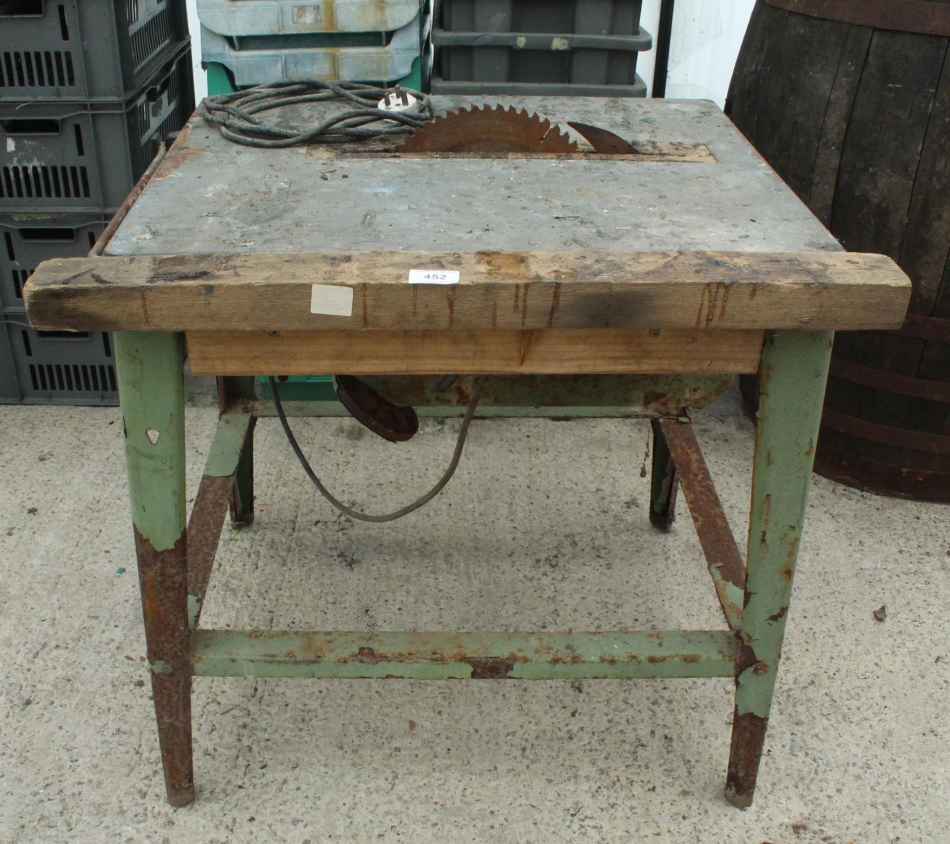 TABLE SAW 240V IN WORKING ORDER NO VAT - Image 2 of 2