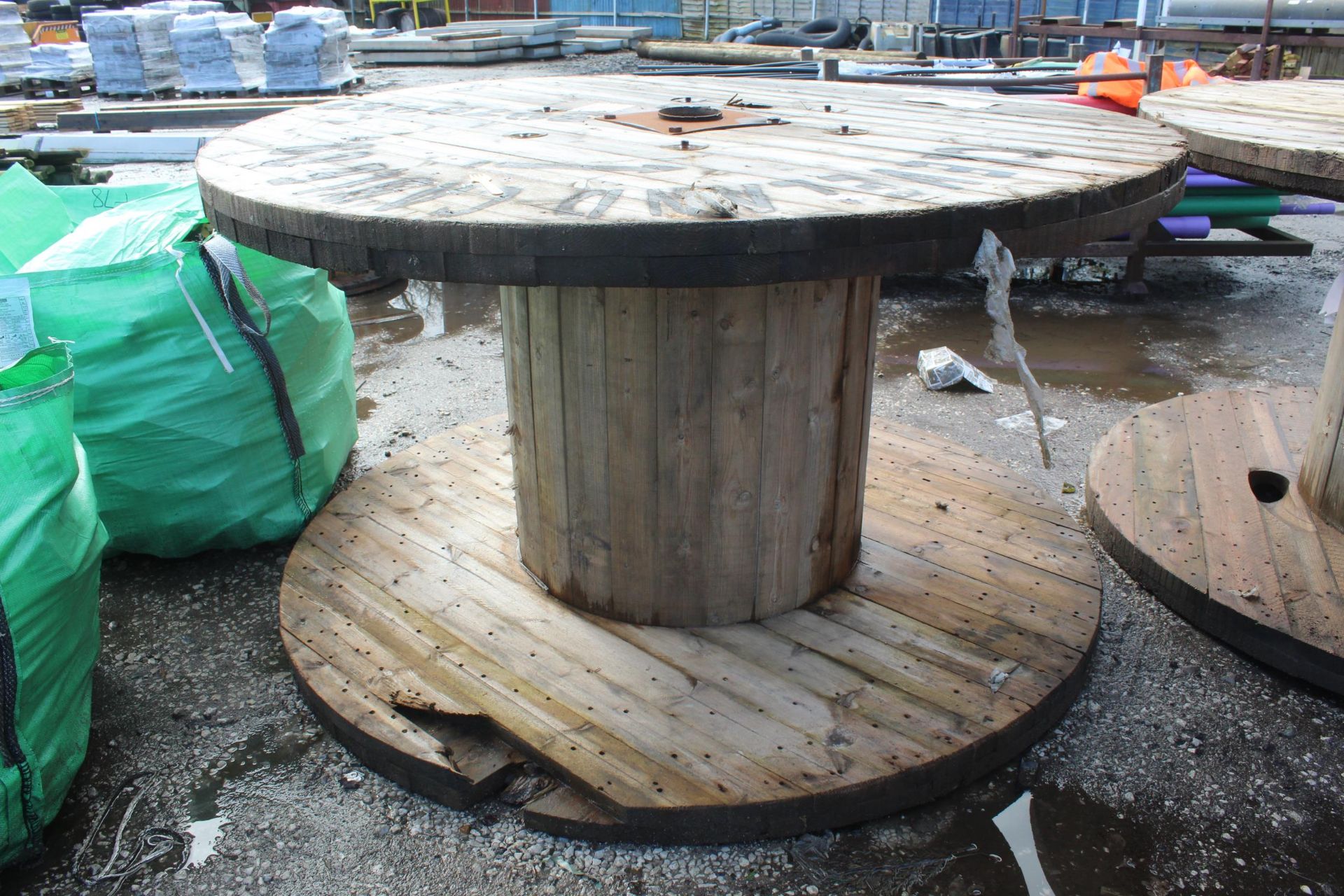 LARGE CABLE REEL + VAT