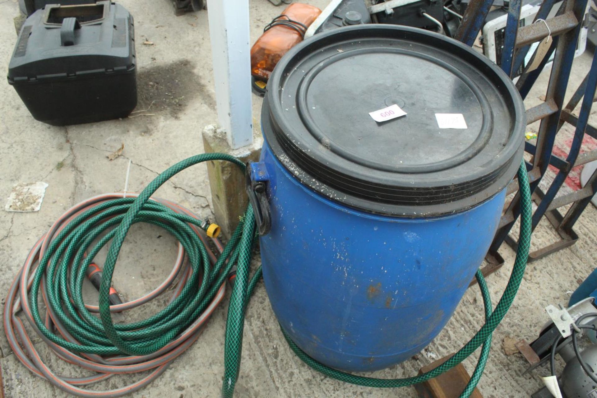 9M WATER HOSE AND STORE BARREL NO VAT