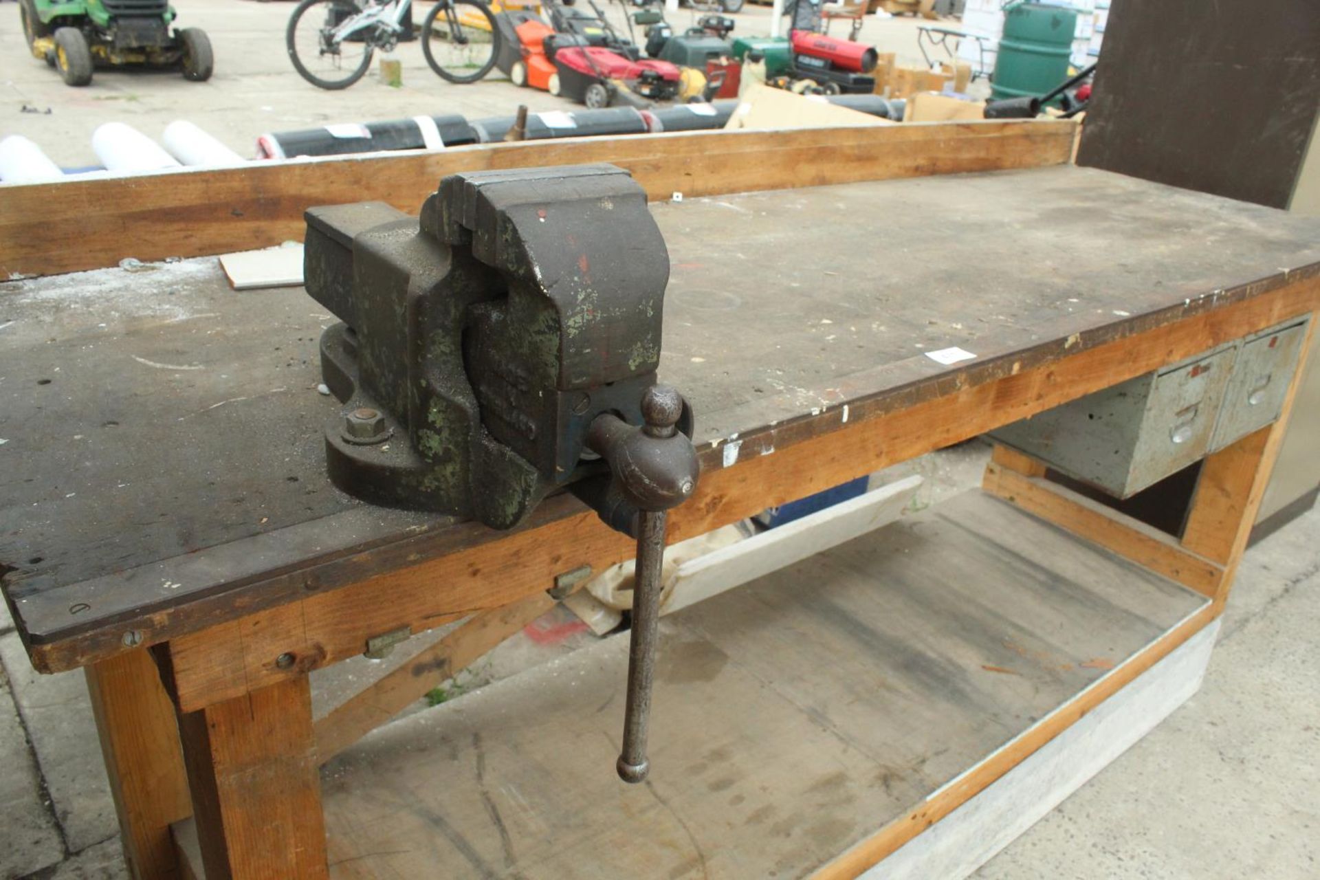A WOODEN TWO TIER WORKBENCH WITH RECORD BENCH VICE NO VAT - Image 2 of 3