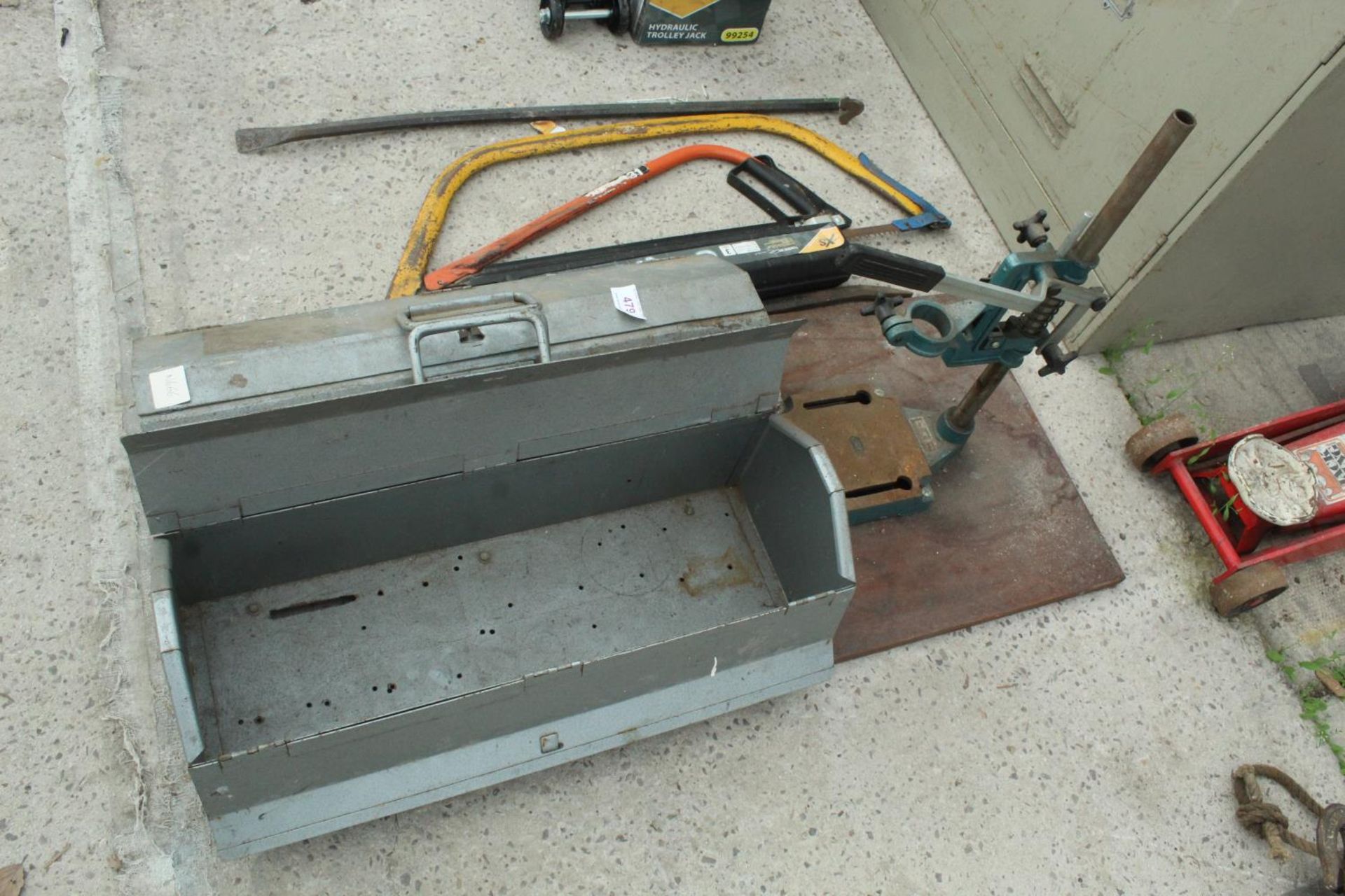 AN ASSORTMENT OF TOOLS TO INCLUDE SAWS, CROW BAR AND 2 TOOL BOXES NO VAT - Image 3 of 3