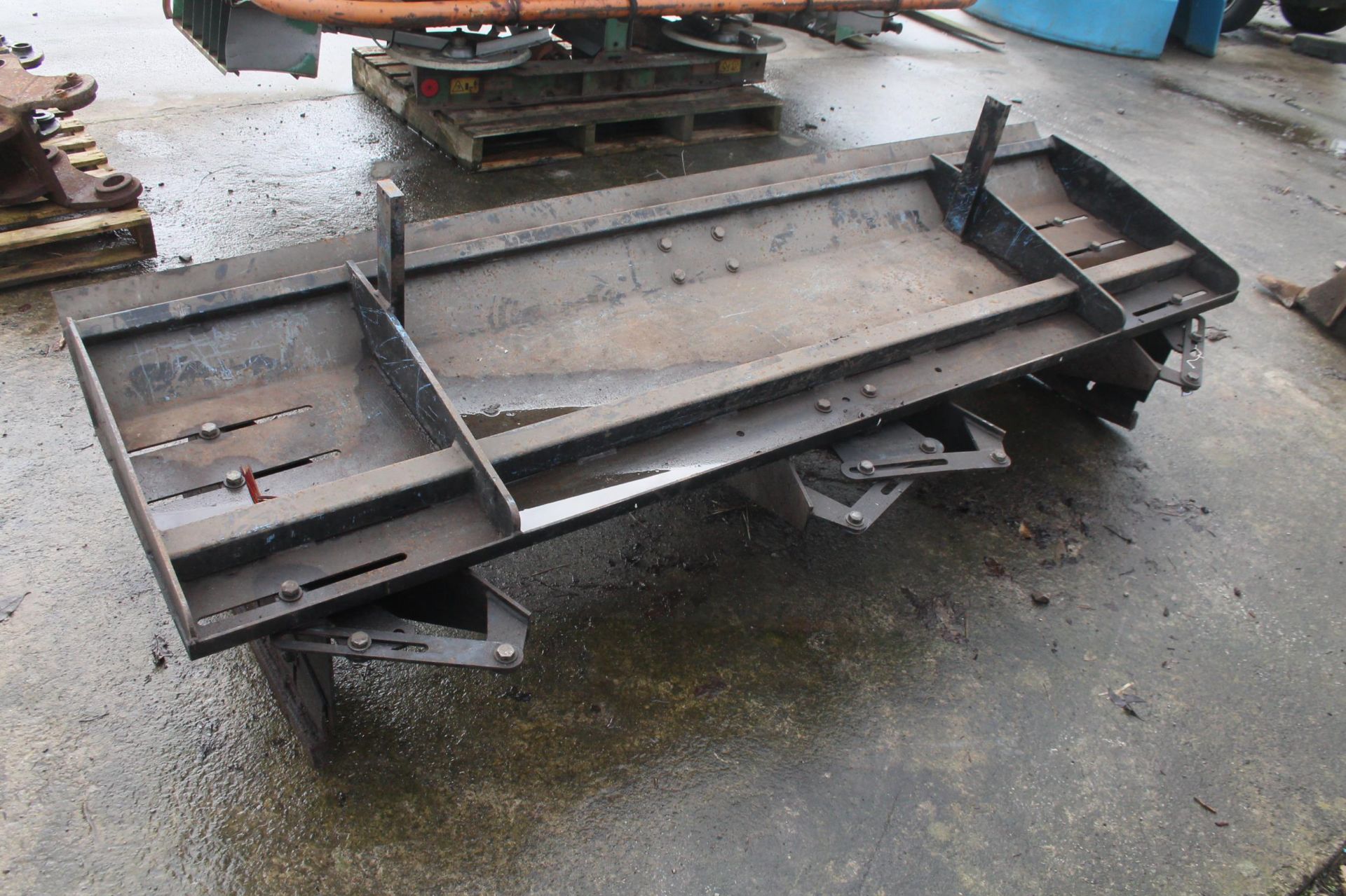 CHASSIS + VAT - Image 3 of 3