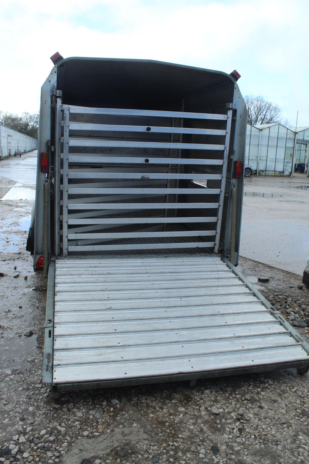 IFOR WILLIAMS TA510 14' TRI AXLE STOCK TRAILER WITH LARGE DIVISION + VAT - Image 3 of 5