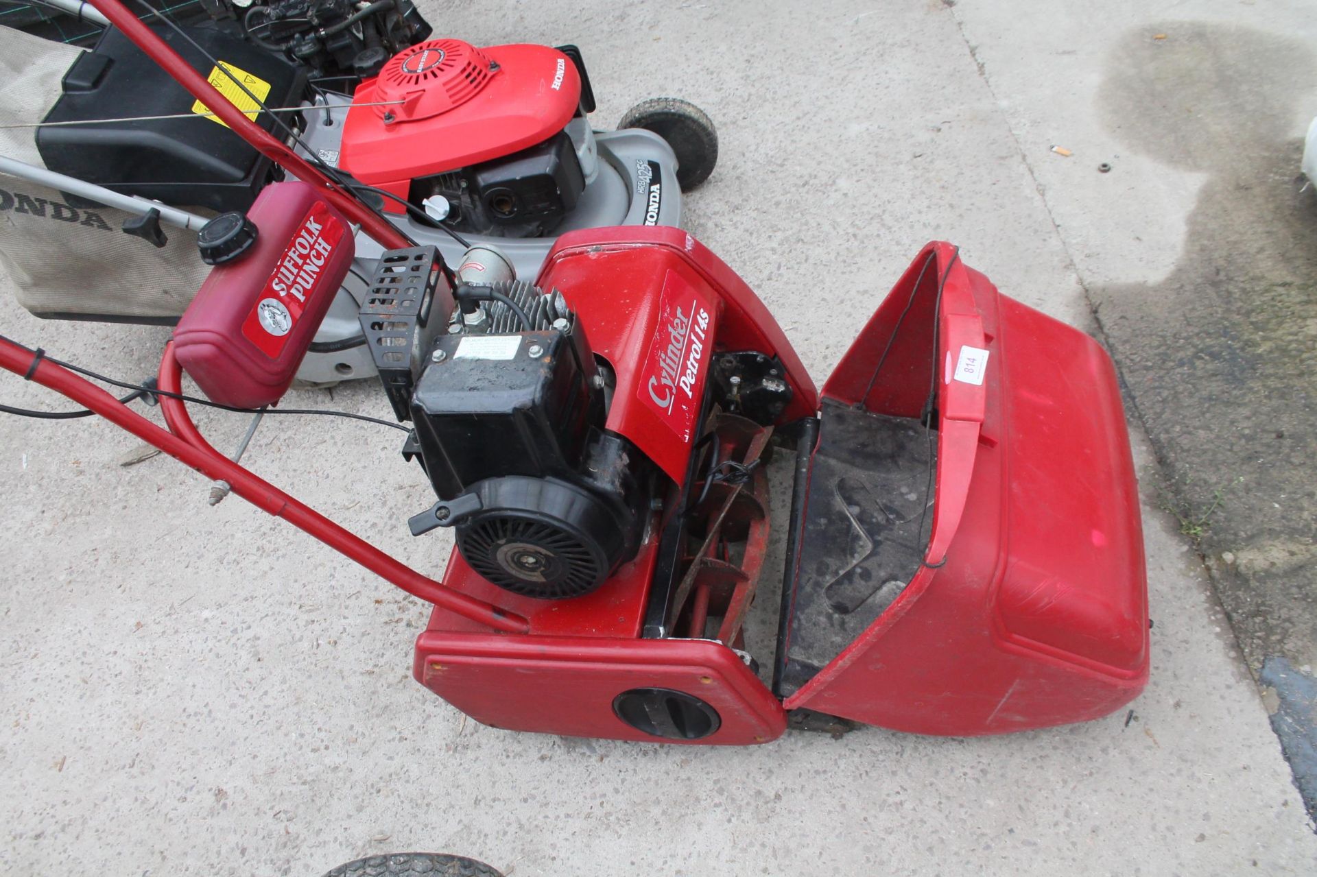 SUFFOLK PUNCH CYLINDER 14S LAWN MOWER - PLUS VAT - Bild 2 aus 3