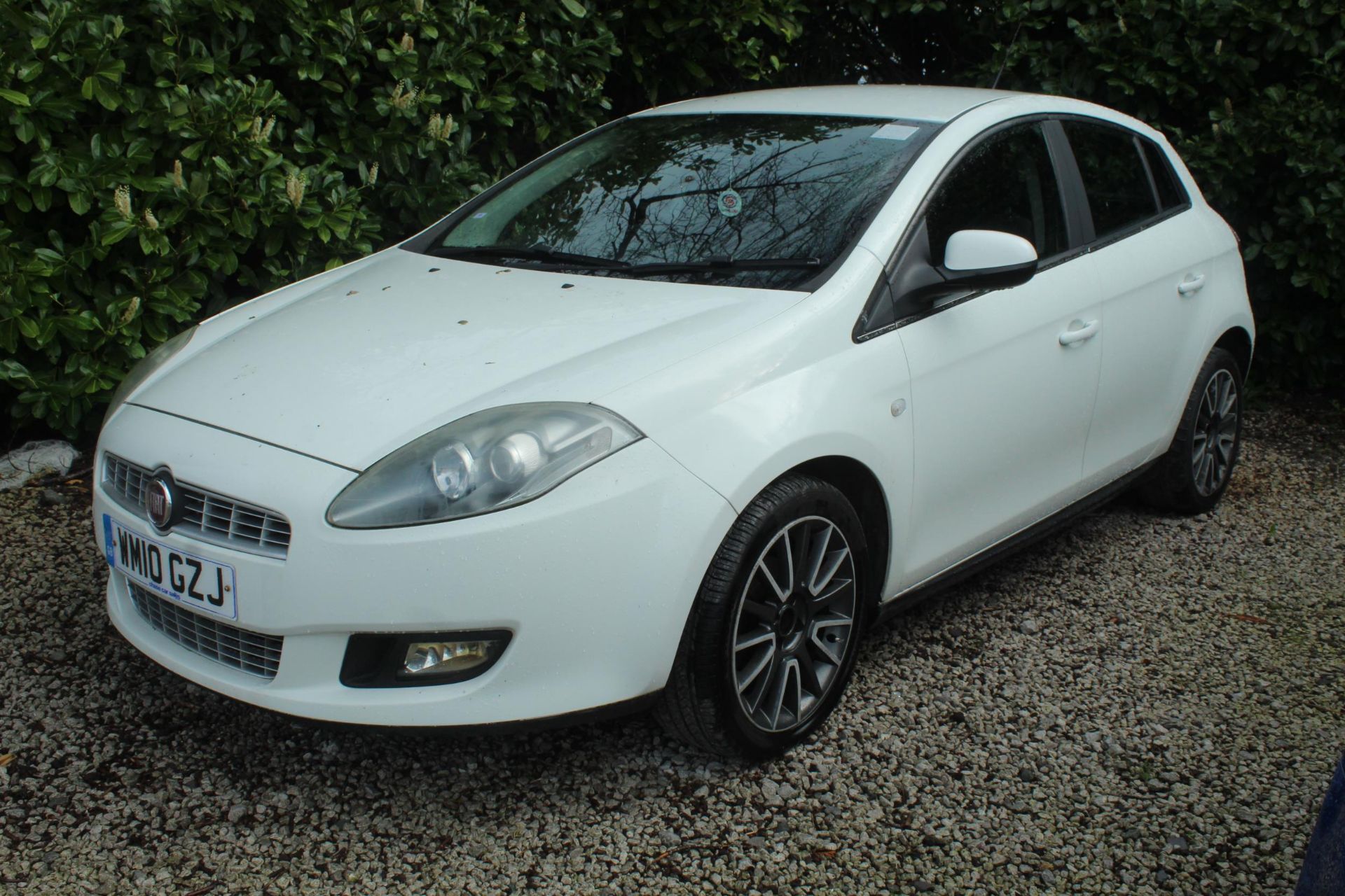 FIAT BRAVO ACTIVE 1400CC REG: WM10 GZJ 5 DOOR HATCHBACK WHITE FIRST REG; 2010 MOT JUNE 2024 APPROX