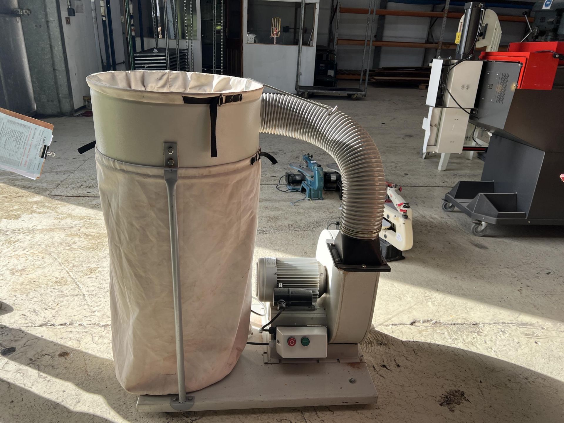 SINGLE BAG DUST EXTRACTOR 230V SINGLE PHASE IN WORKING ORDER NO VAT - Image 2 of 4