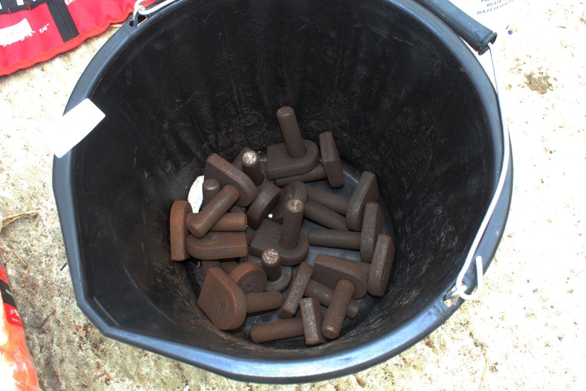 BUCKET OF WELD ON HOOKS + VAT