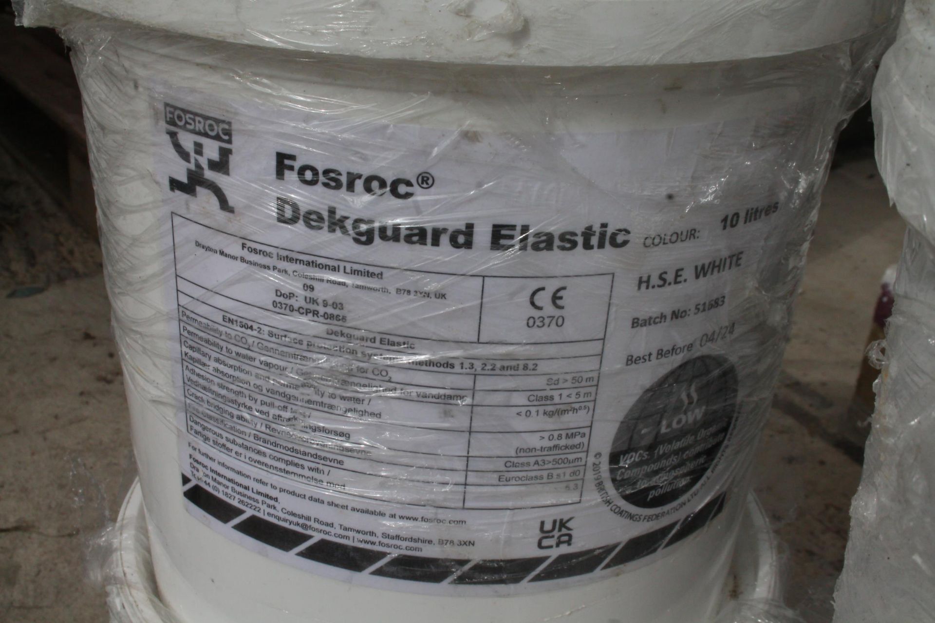 4 TUBS OF DEKGUARD ELASTIC CONCRETE TREATMENT NO VAT - Bild 2 aus 2