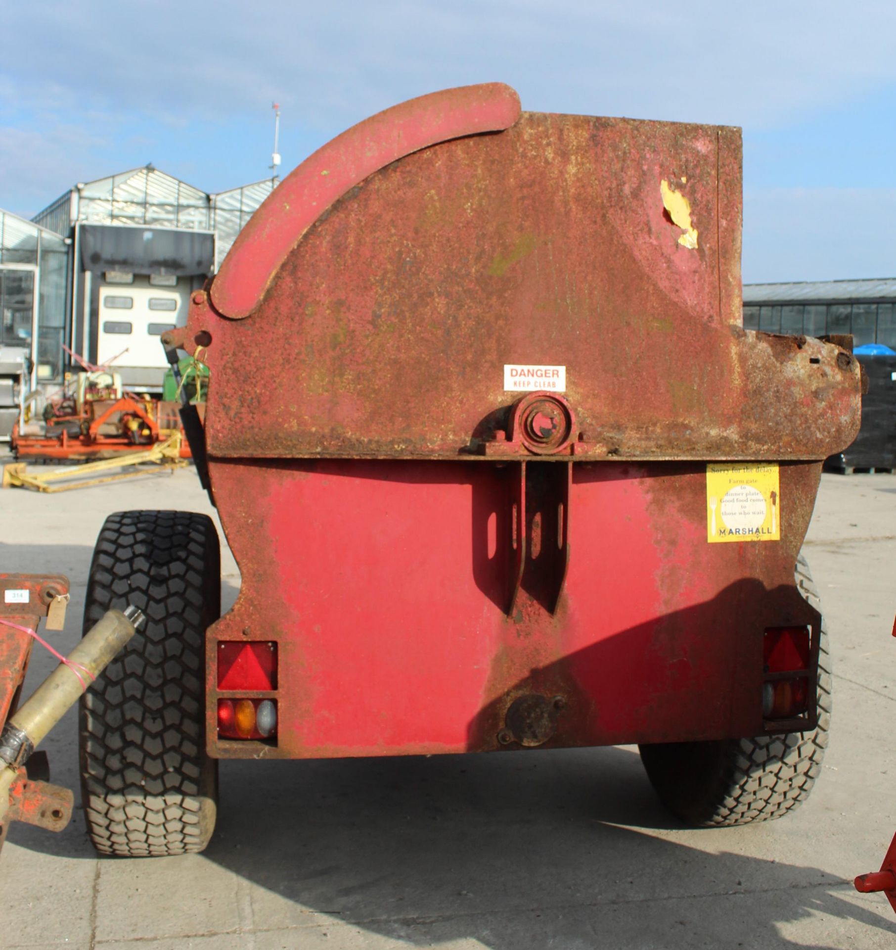 MARSHALL 9 CUBIC MANURE SPREADER RECENT FITTED DRIVE CHAIN IN GOOD WORKING ORDER + VAT - Image 2 of 3