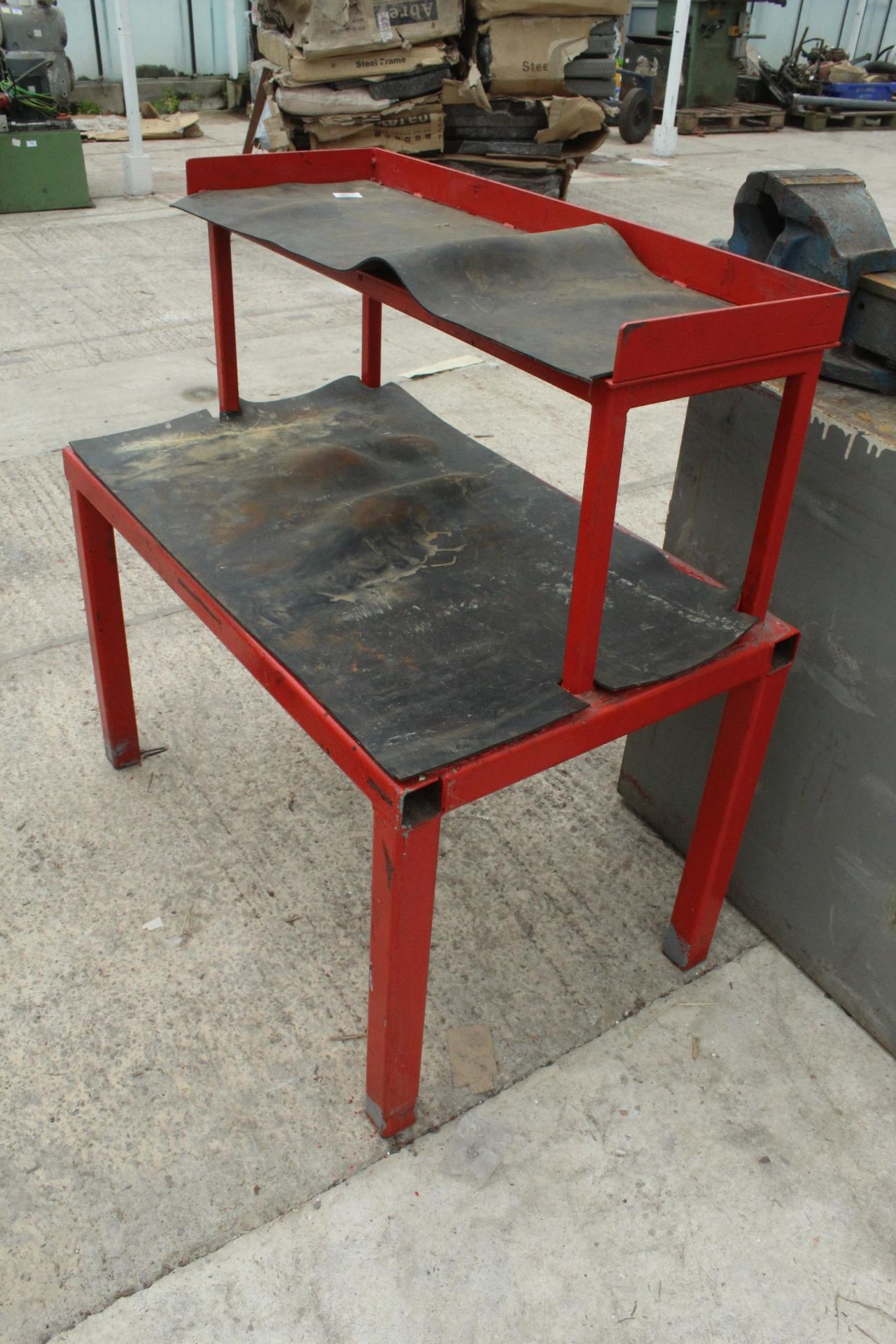 RED METAL WORK BENCH + VAT - Image 2 of 2