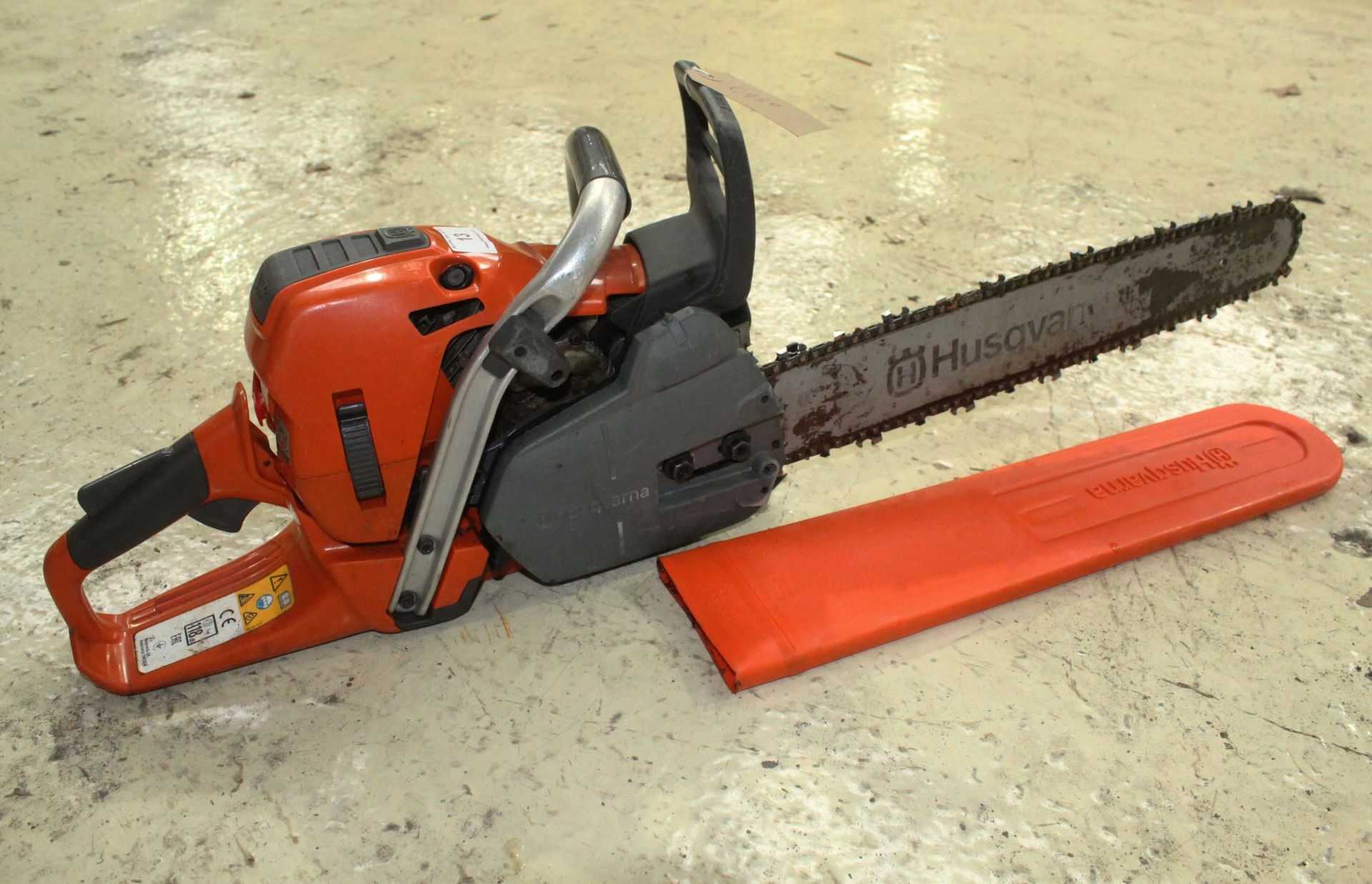 HUSQVARNA 562XP CHAINSAW IN GOOD WORKING ORDER NO VAT - Image 2 of 2