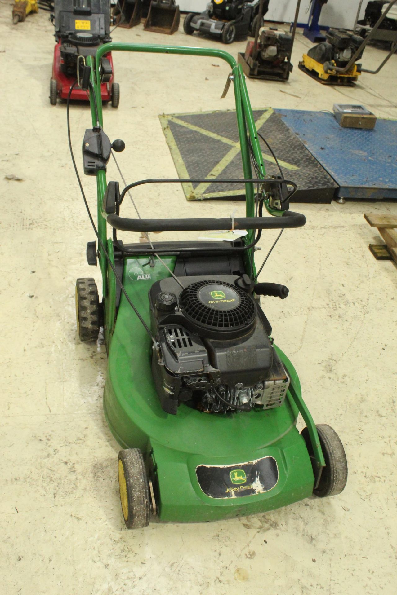 JOHN DEERE LAWN MOWER NO VAT