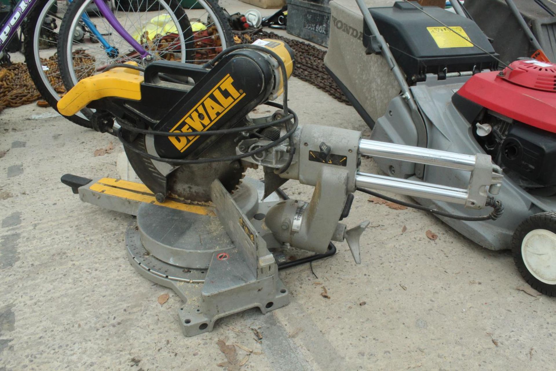 DEWALT CHOP SAW ( FOR SPARES AND REPAIRS) NO VAT - Image 2 of 2