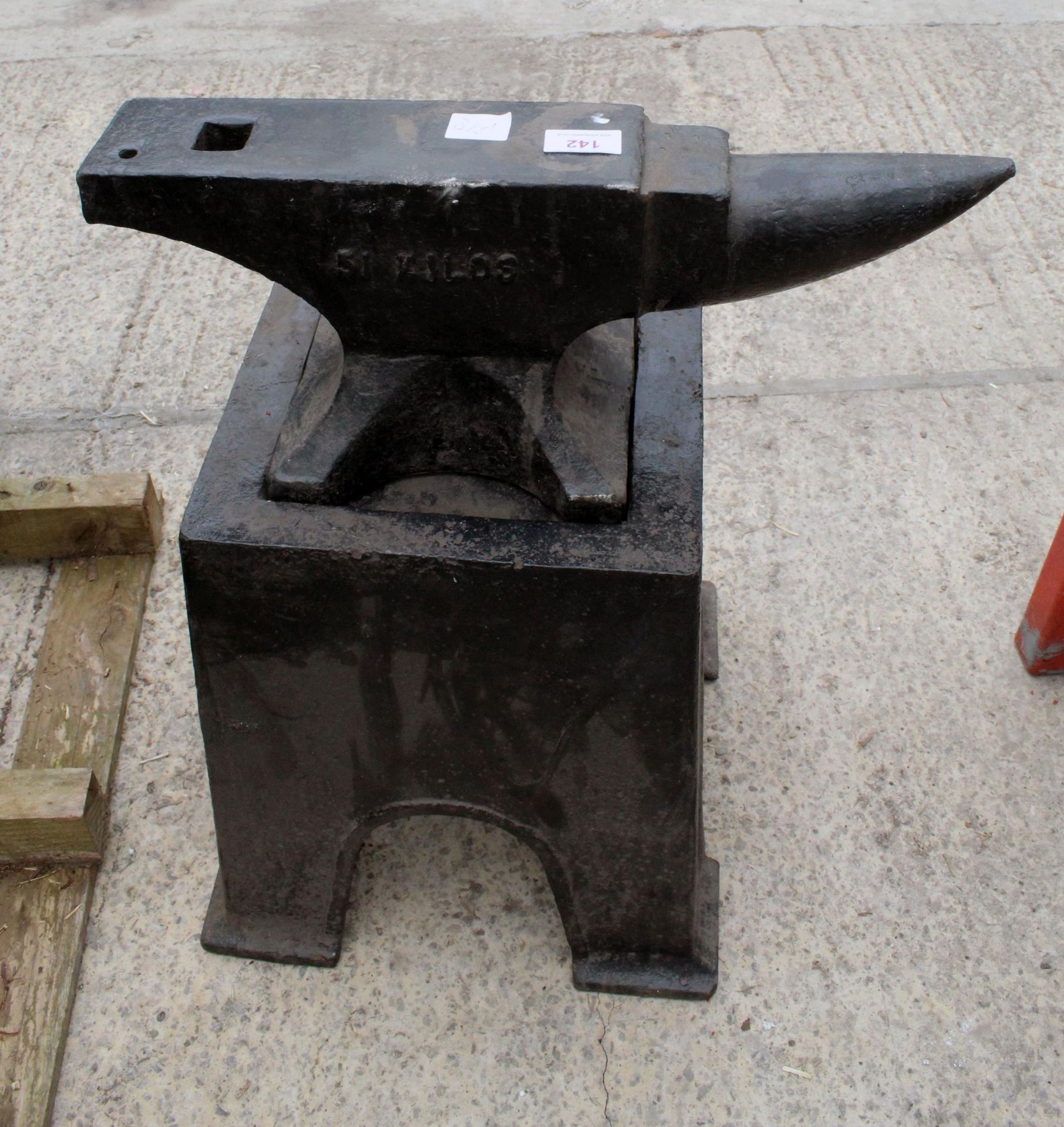 ORIGINAL ANVIL AND STAND + VAT