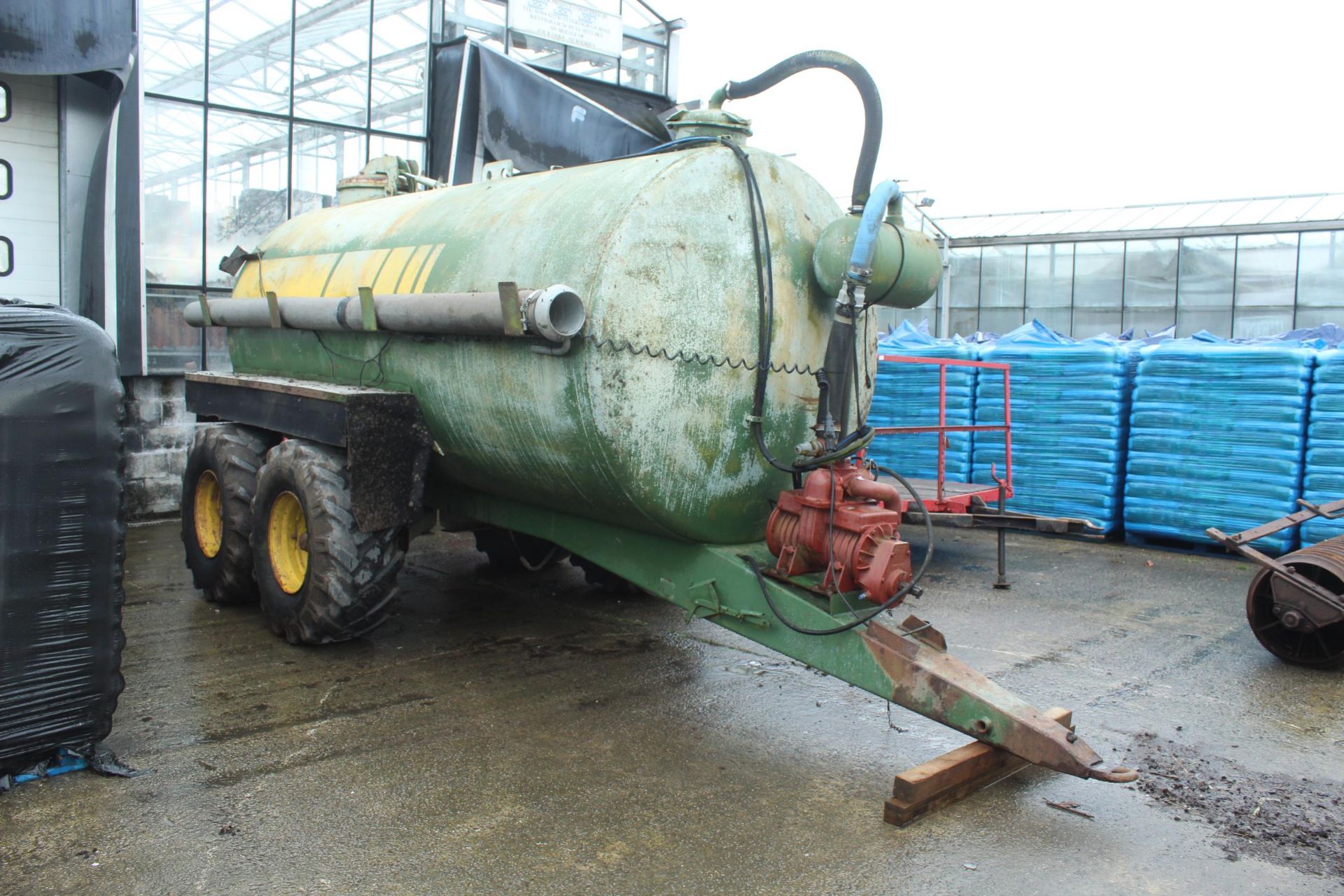 2011 SLURRY TANKER TWIN AXLE + VAT