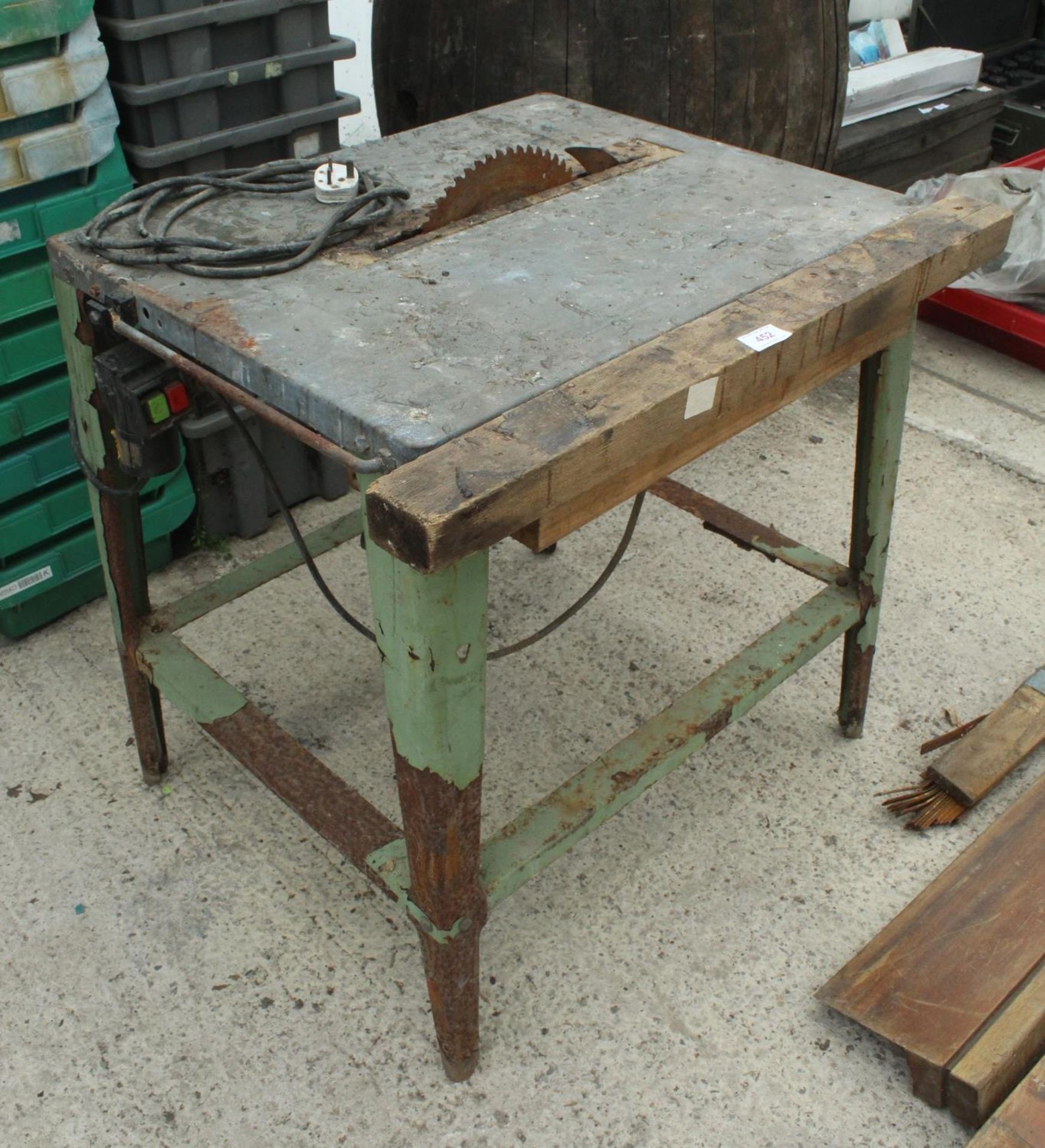 TABLE SAW 240V IN WORKING ORDER NO VAT