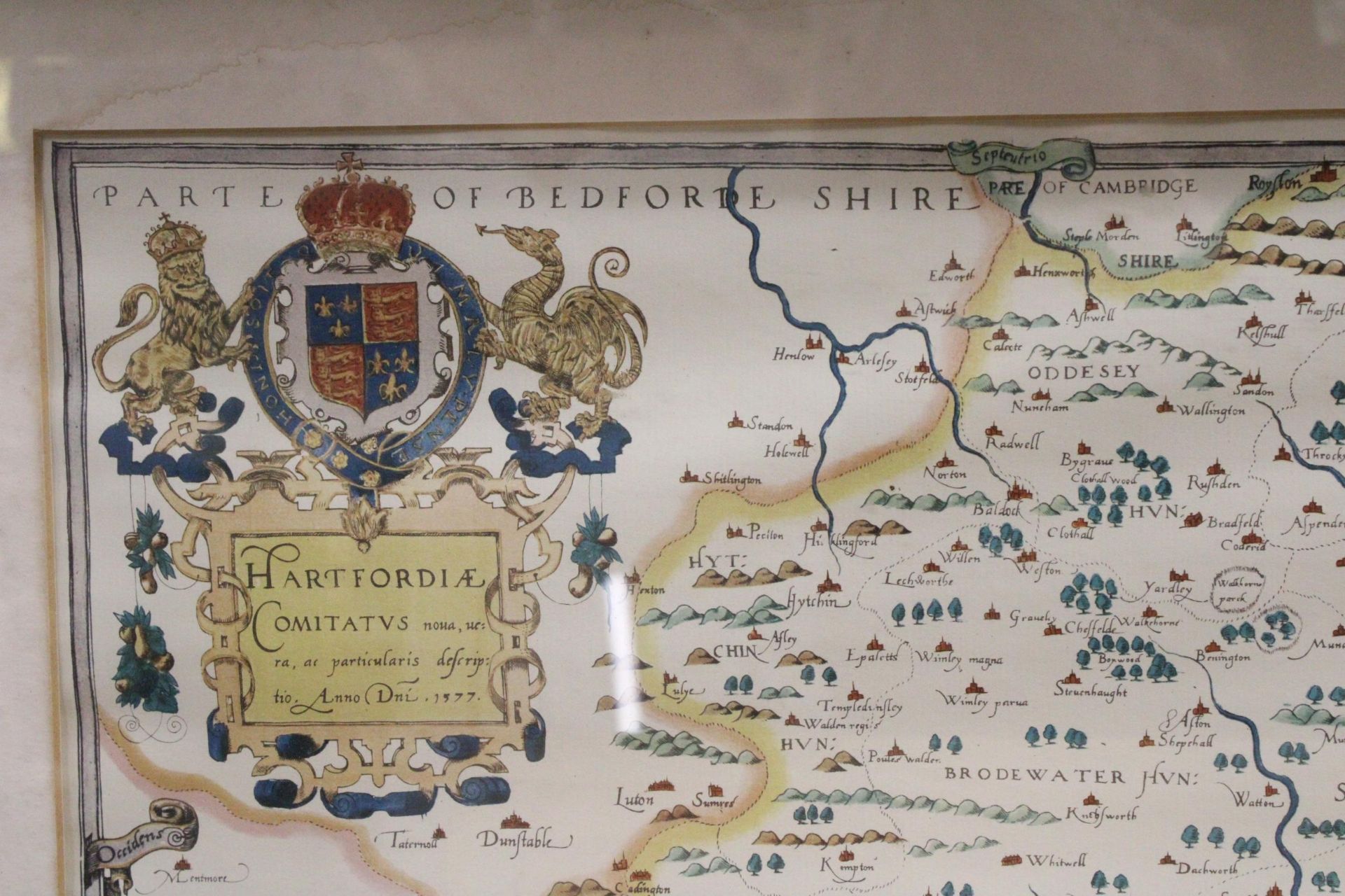 TWO FRAMED PRINTS OF MAPS TO INCLUDE SAXTON'S MAP OF HERTFORDSHIRE, 1577, PLUS WARWICKSHIRE, - Image 6 of 6