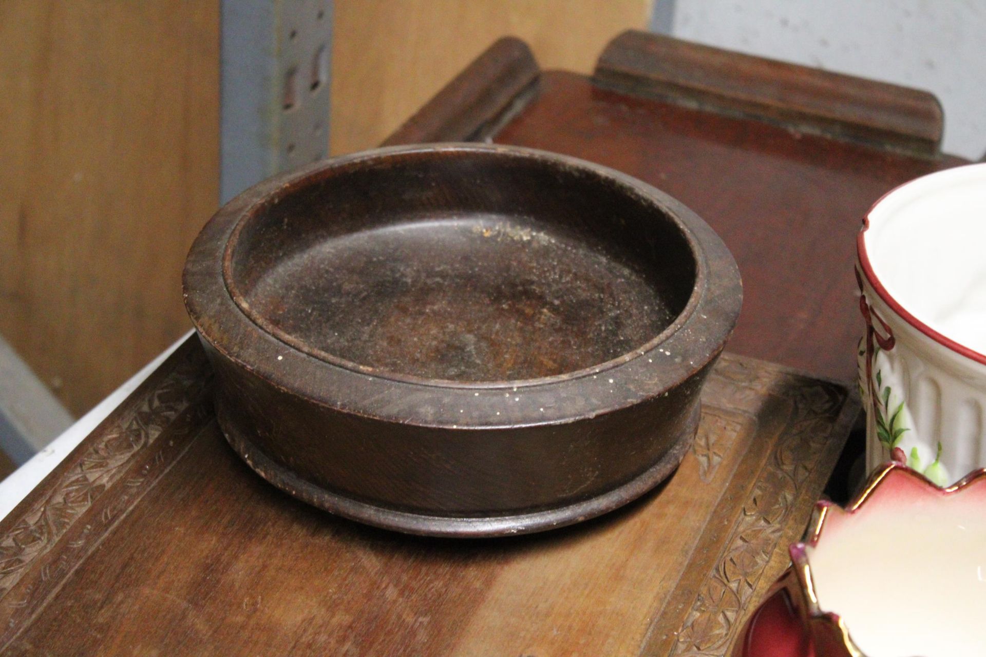 TWO VINTAGE WOODEN TRAYS, ONE WITH CARVED EDGES PLUS A MAHOGANY BOWL ON BUN FEET - Image 2 of 4