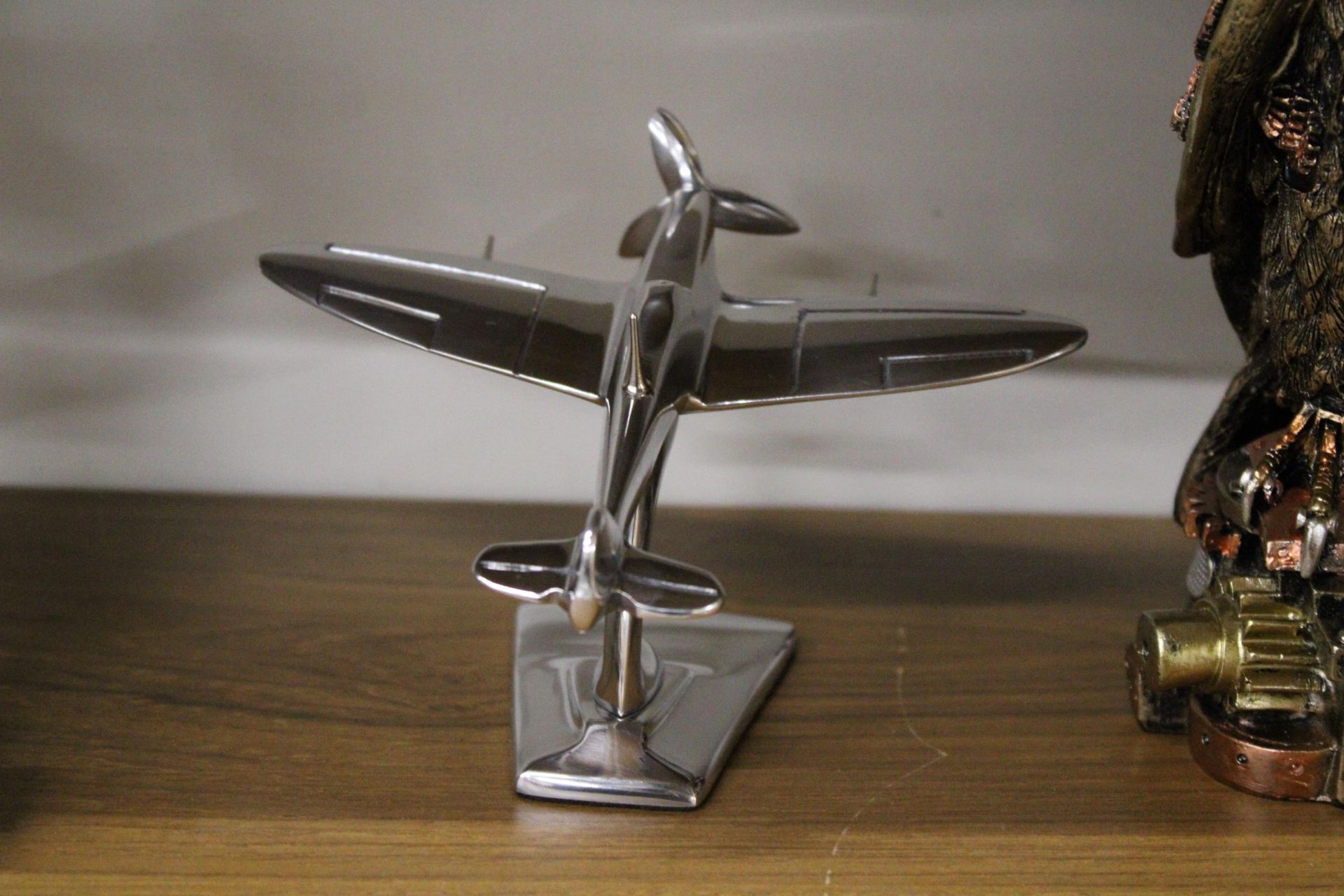 A CHROME SPITFIRE ON A BASE, HEIGHT 10CM - Image 4 of 4