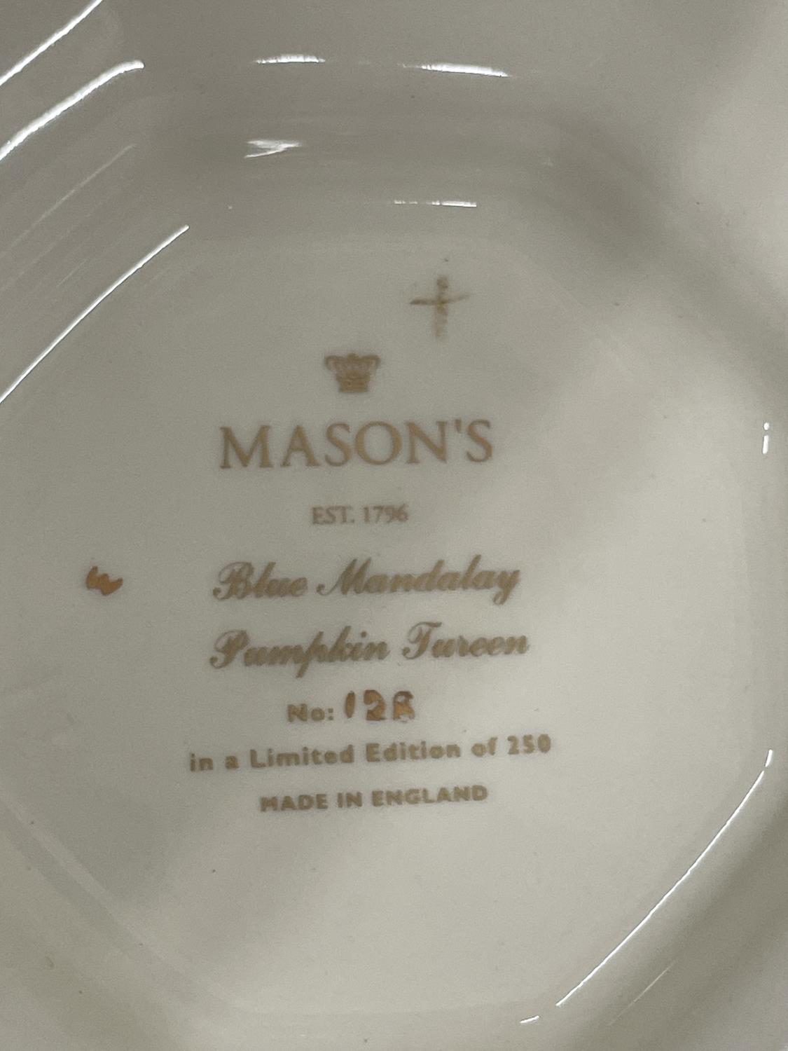 A LARGE MASONS BLUE MANDALAY PUMPKIN TUREEN LIMITED EDITION 128/250 IN ORIGINAL PRESENTATION BOX - Image 9 of 12