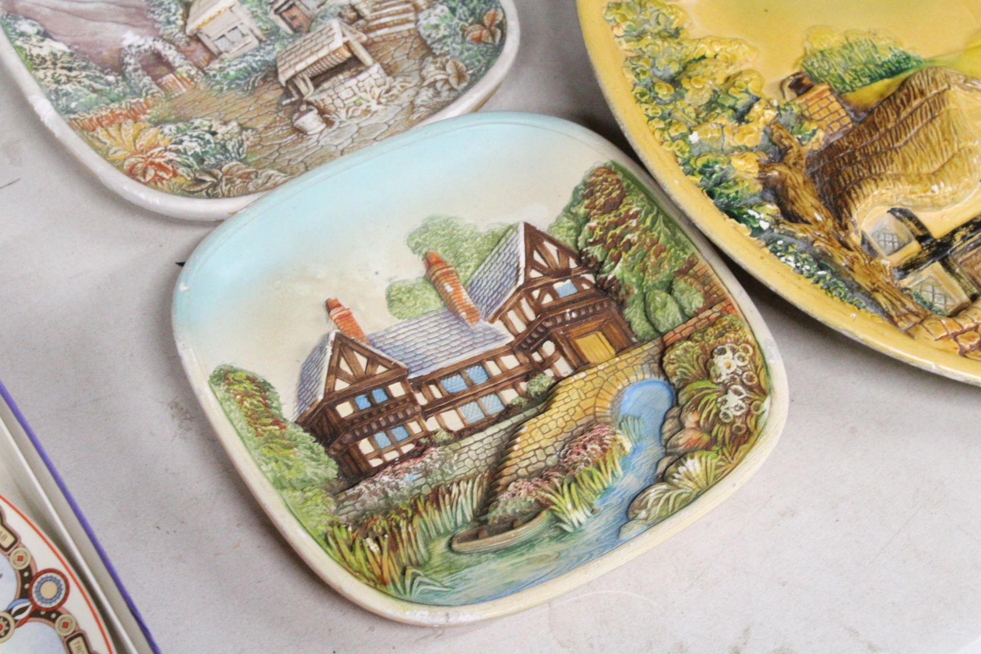 FIVE VINTAGE 3-D WALL PLAQUES TO INCLUDE COTTAGES, ETC - Image 4 of 6