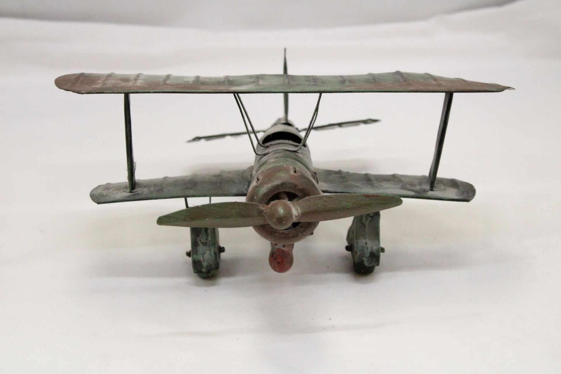 A U.S.A TIN PLATE BI-PLANE APPROXIMATELY 13CM HIGH BY 23CM LONG - Image 5 of 5