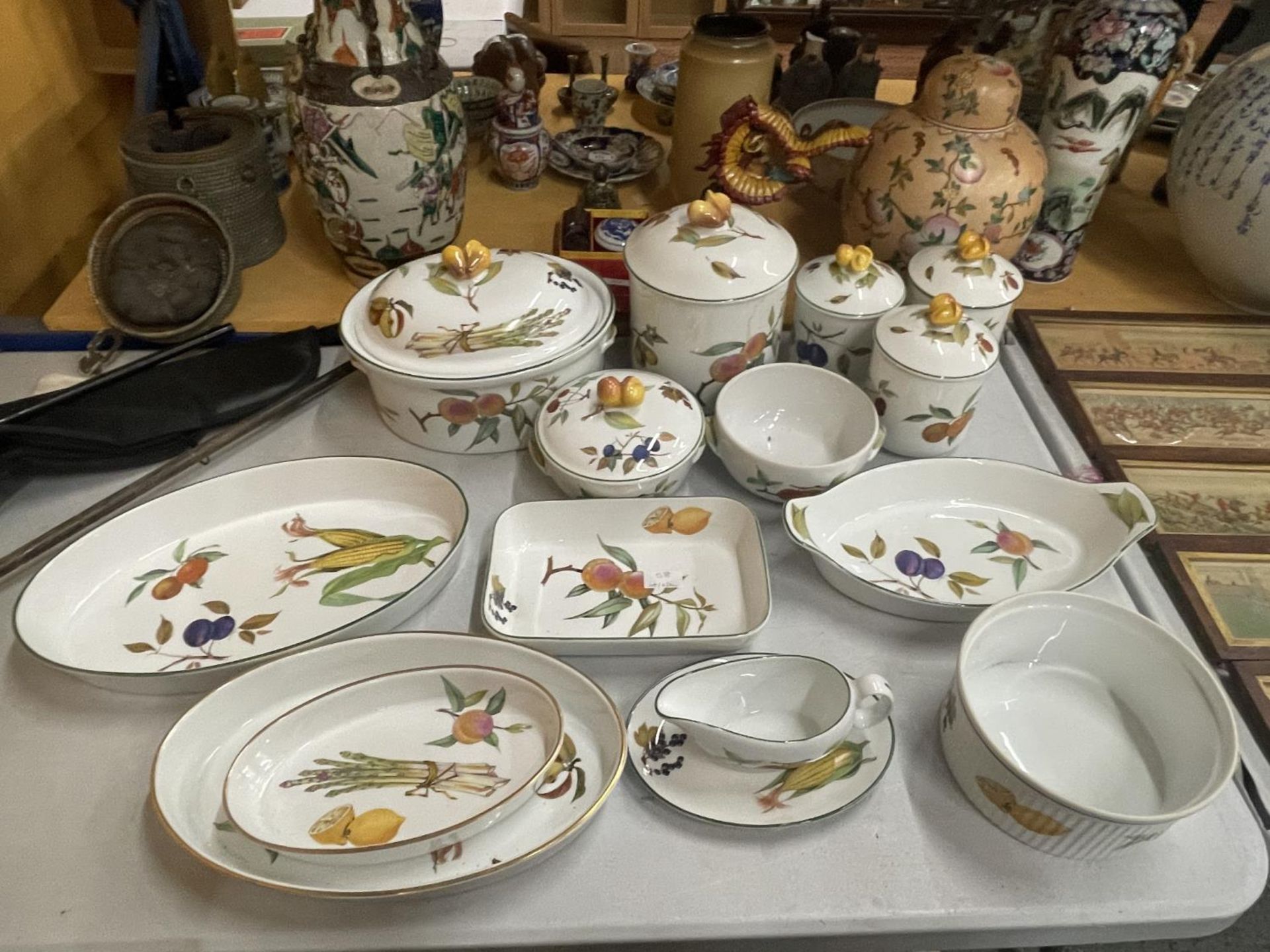 FOURTEEN LARGE ITEMS OF ROYAL WORCESTER EVESHAM TO INCLUDE LIDDED SERVING DISHES, BREAD BIN,