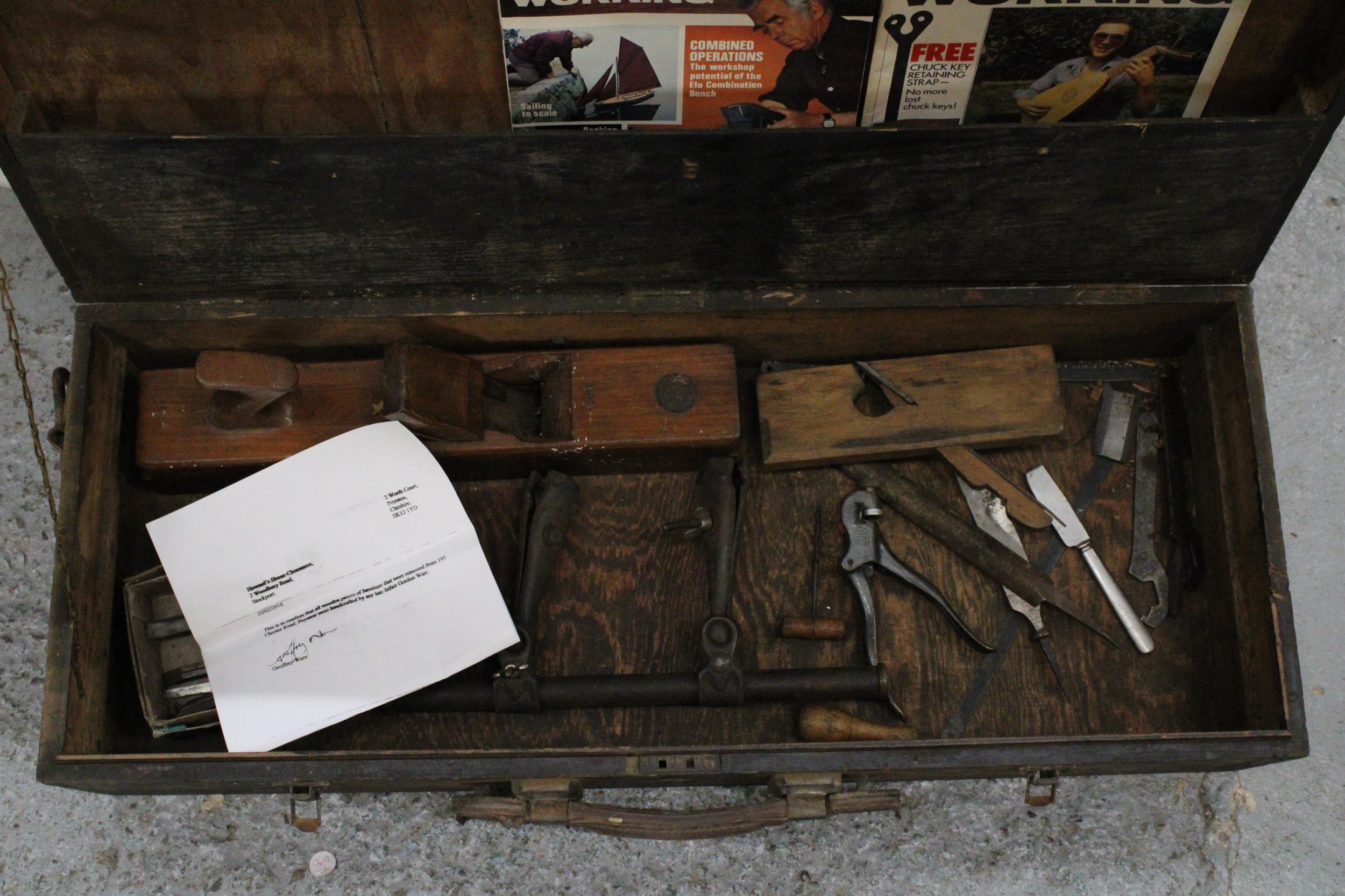 A VINTAGE WOODWORKERS CHEST BEARING INITIAL'S GW WITH TOOLS BELONGING TO RENOWNED CARPENTER GORDON - Image 6 of 6