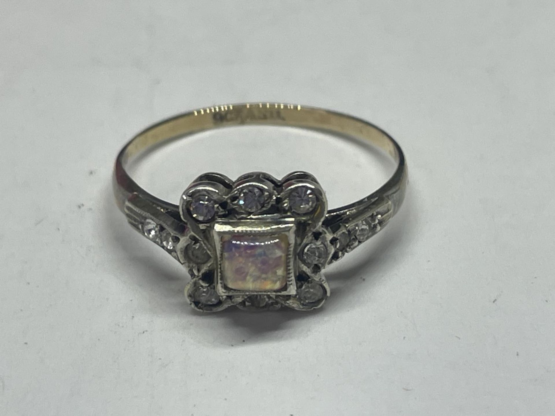 A 9 CARAT GOLD ON SILVER SETTING ASSORTED STONE RING - Image 2 of 4