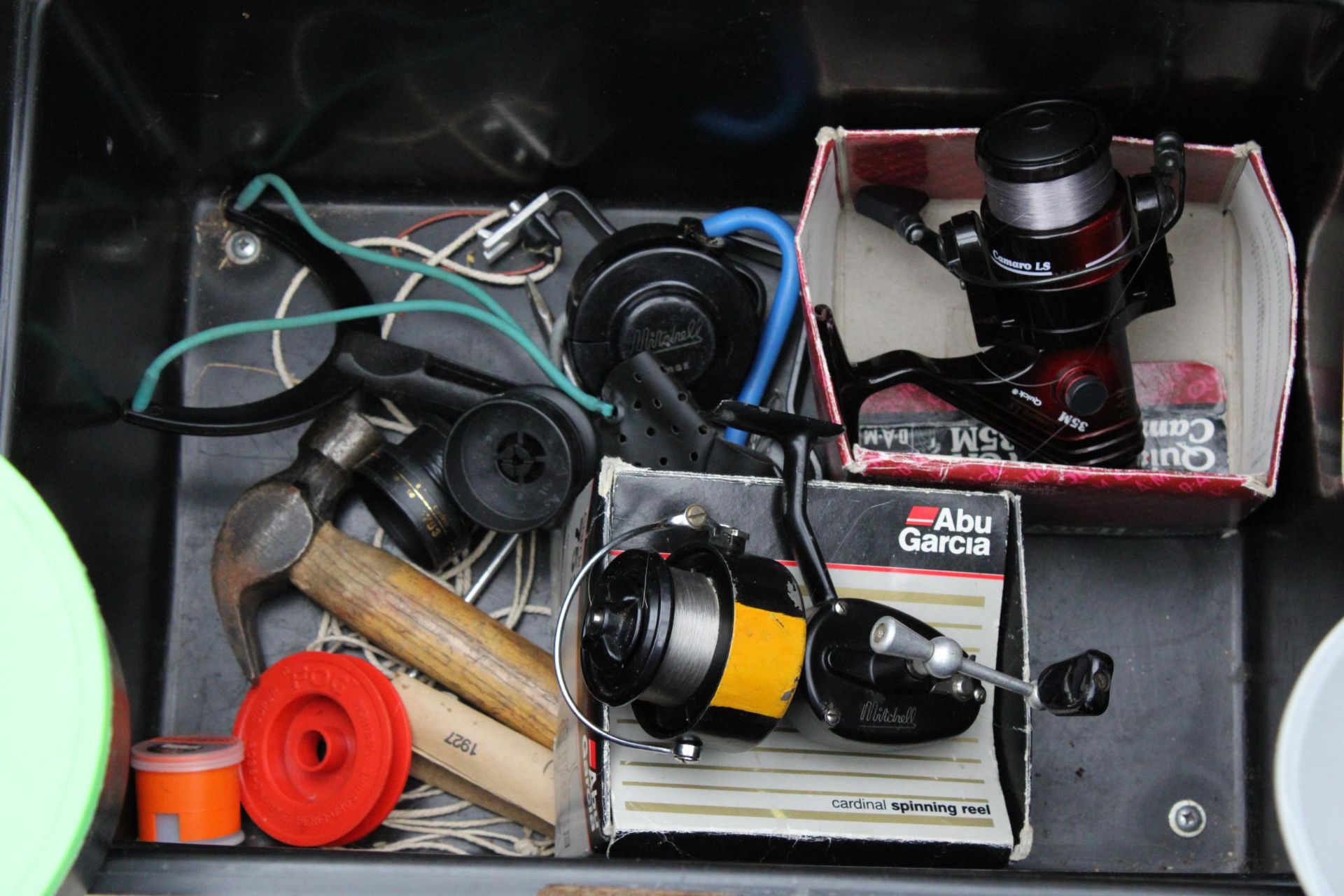 A POLYBOX FISHING TACKLE BOX WITH AN ASSORTMENT OF FISHING TACKLE TO INCLUDE A REEL AND BAIT BOXES - Image 4 of 4