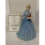 A BOXED ROYAL DOULTON FIGURINE "LINDA" A MICHAEL DOULTON EXCLUSIVE 2002 HN 4450 WITH CERTIFICATE AND