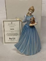 A BOXED ROYAL DOULTON FIGURINE "LINDA" A MICHAEL DOULTON EXCLUSIVE 2002 HN 4450 WITH CERTIFICATE AND