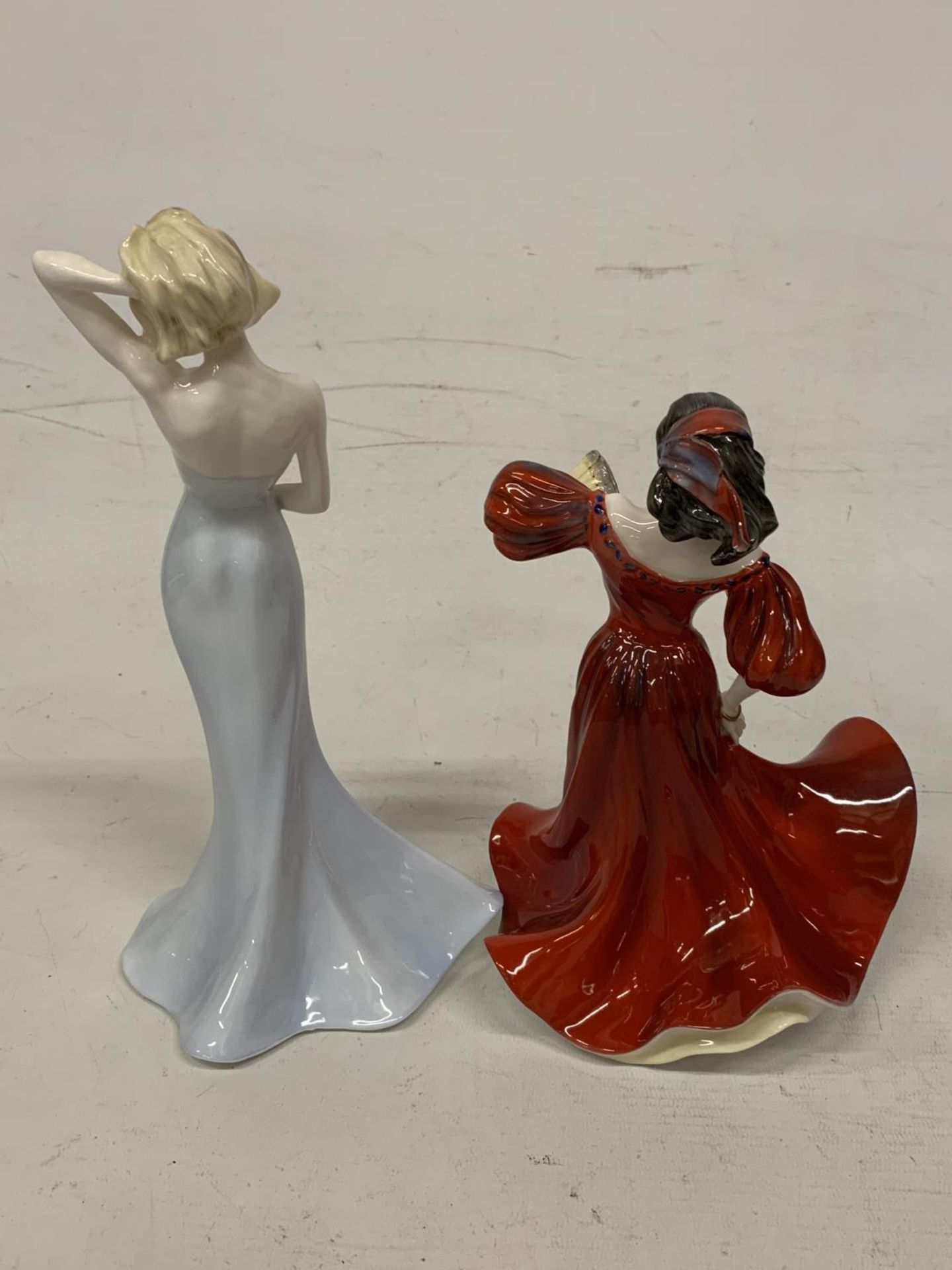 TWO COALPORT FIGURINES - SILHOUETTES "GILLIAN" AND LADIES OF FASHION "ROMANY DANCE" - Image 3 of 4